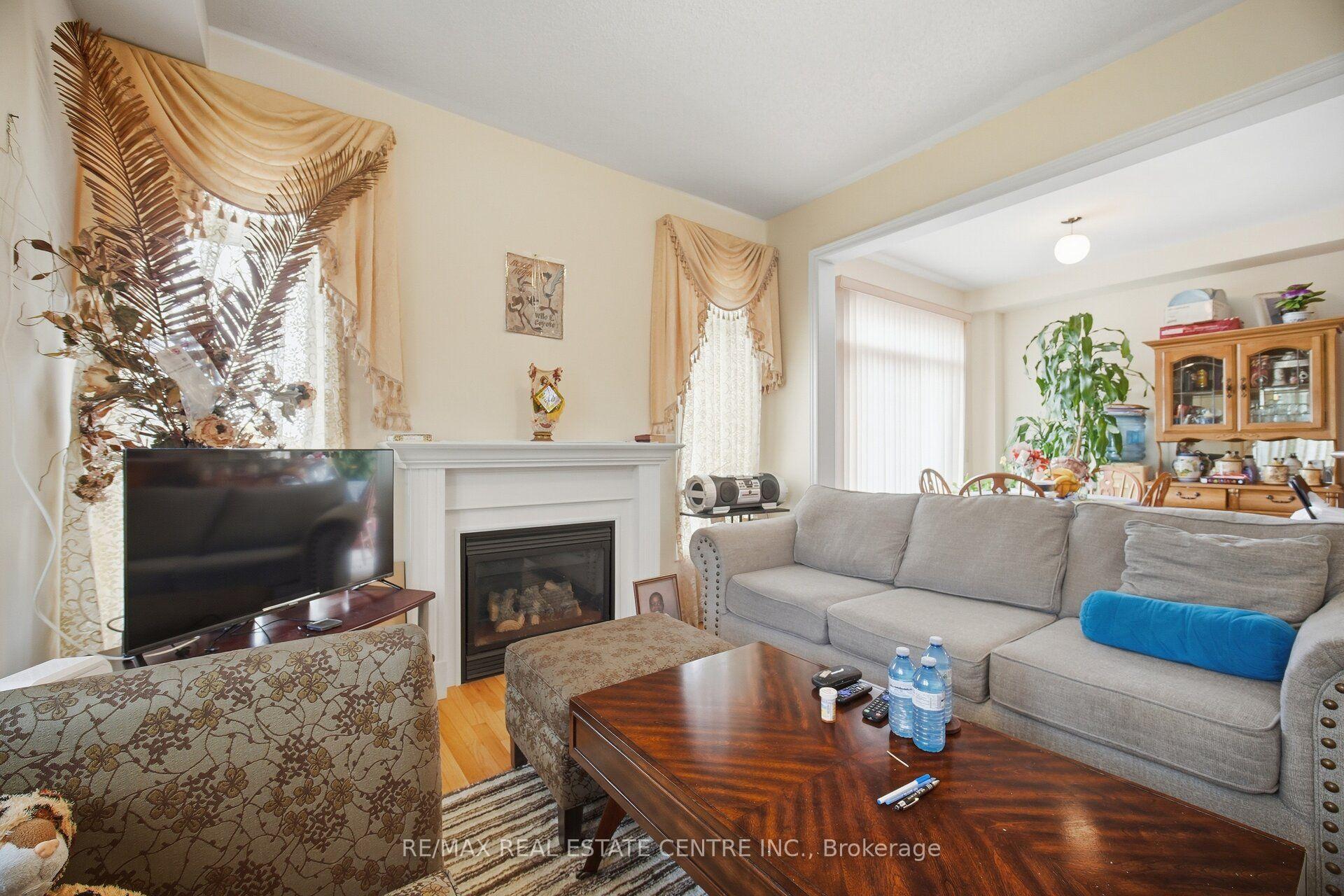 Photo 19 of 65 Connolly Crescent, Brampton, Sandringham-Wellington — HOMEH