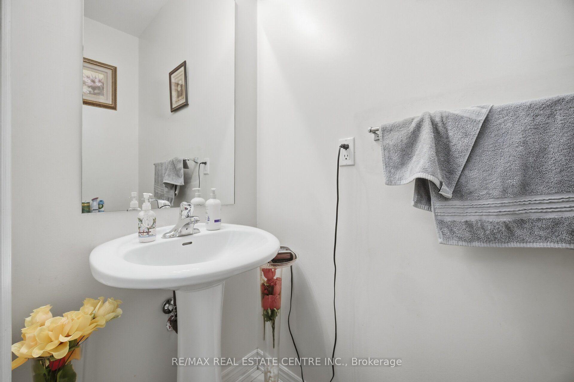 Photo 21 of 65 Connolly Crescent, Brampton, Sandringham-Wellington — HOMEH