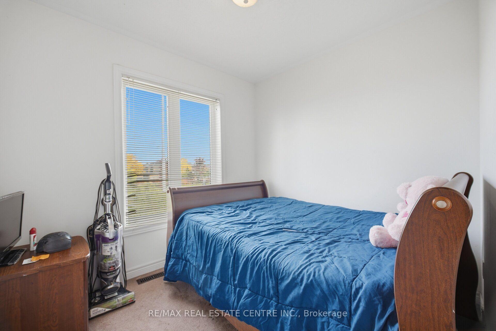 Photo 31 of 65 Connolly Crescent, Brampton, Sandringham-Wellington — HOMEH