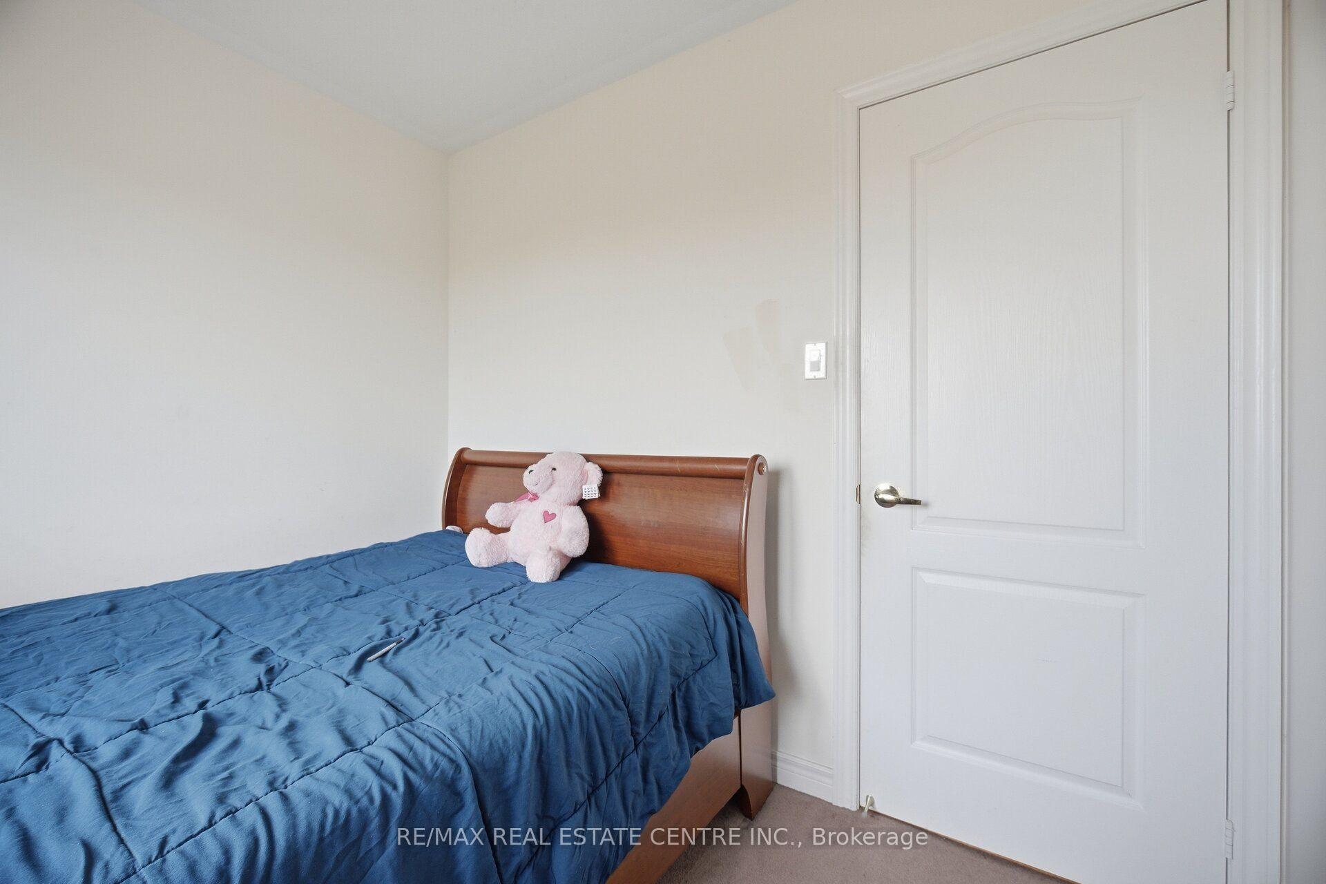 Photo 32 of 65 Connolly Crescent, Brampton, Sandringham-Wellington — HOMEH