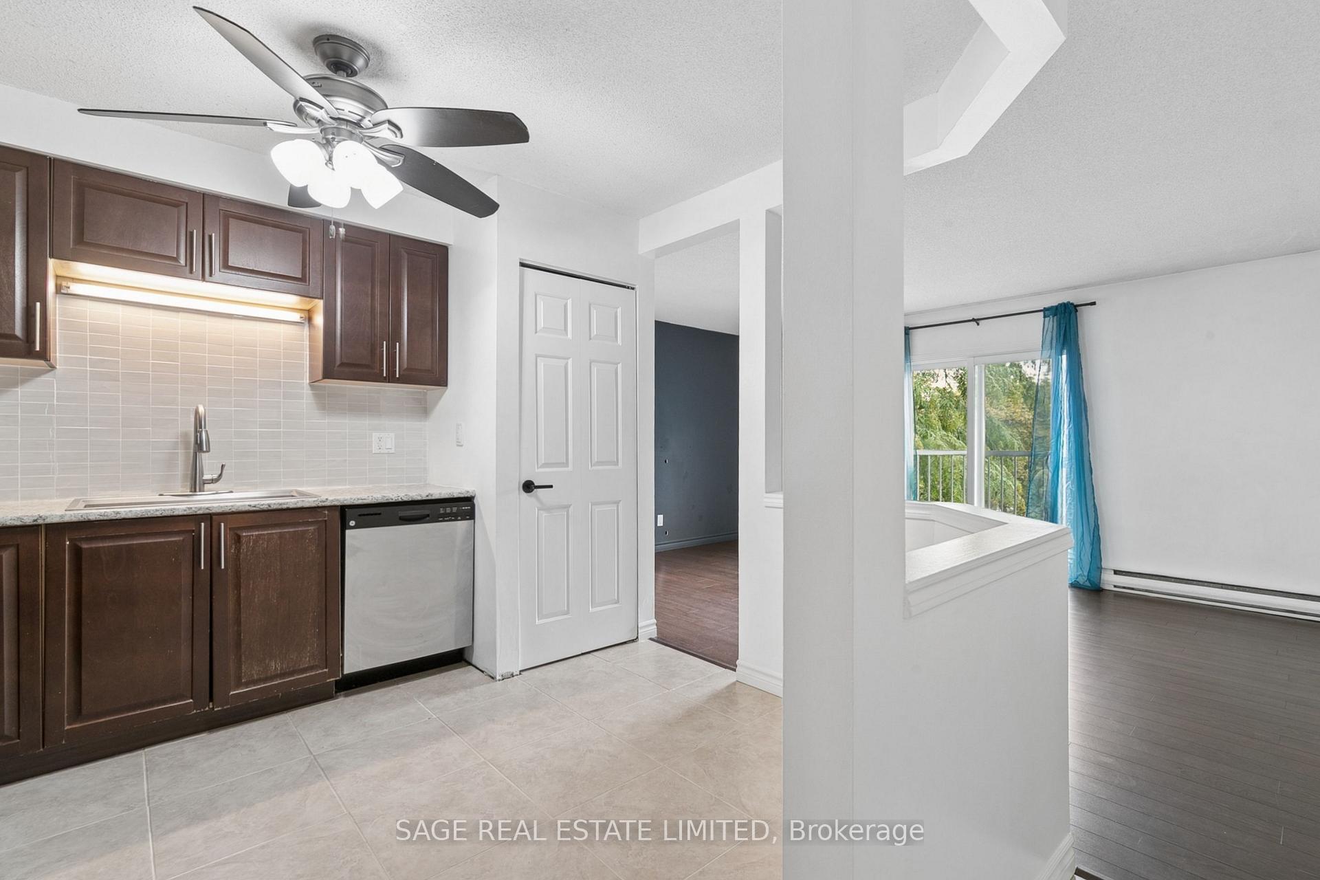Photo 4 of Unit 10, 327 Northlake Drive, Waterloo, North Lakeshore — HOMEH