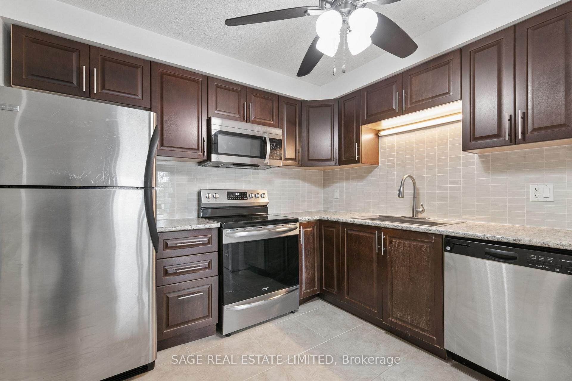 Photo 6 of Unit 10, 327 Northlake Drive, Waterloo, North Lakeshore — HOMEH