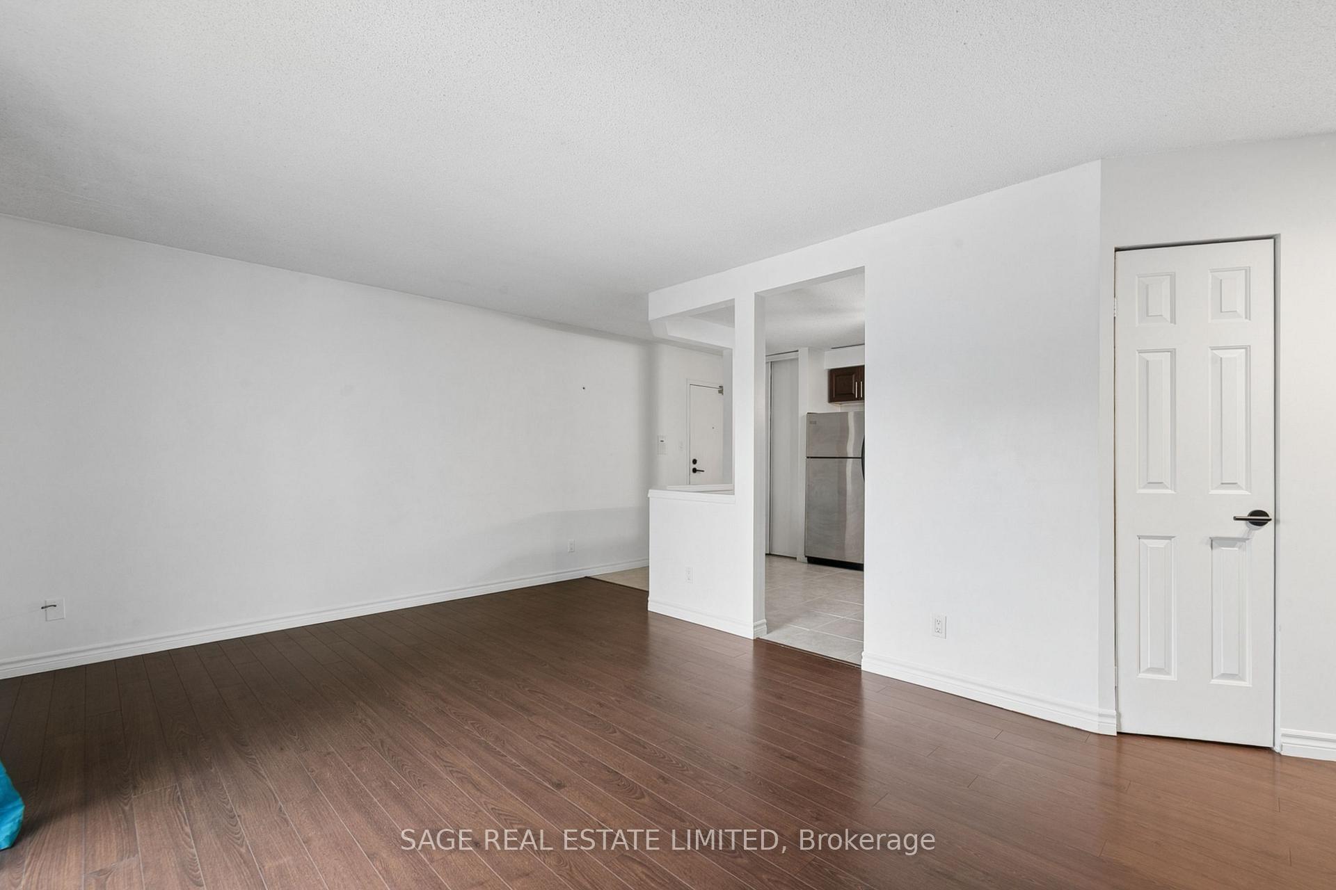 Photo 10 of Unit 10, 327 Northlake Drive, Waterloo, North Lakeshore — HOMEH