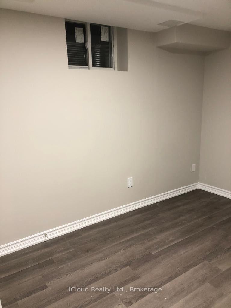 Photo 3 of 5473 Red Brush Drive, Mississauga, Hurontario — HOMEH