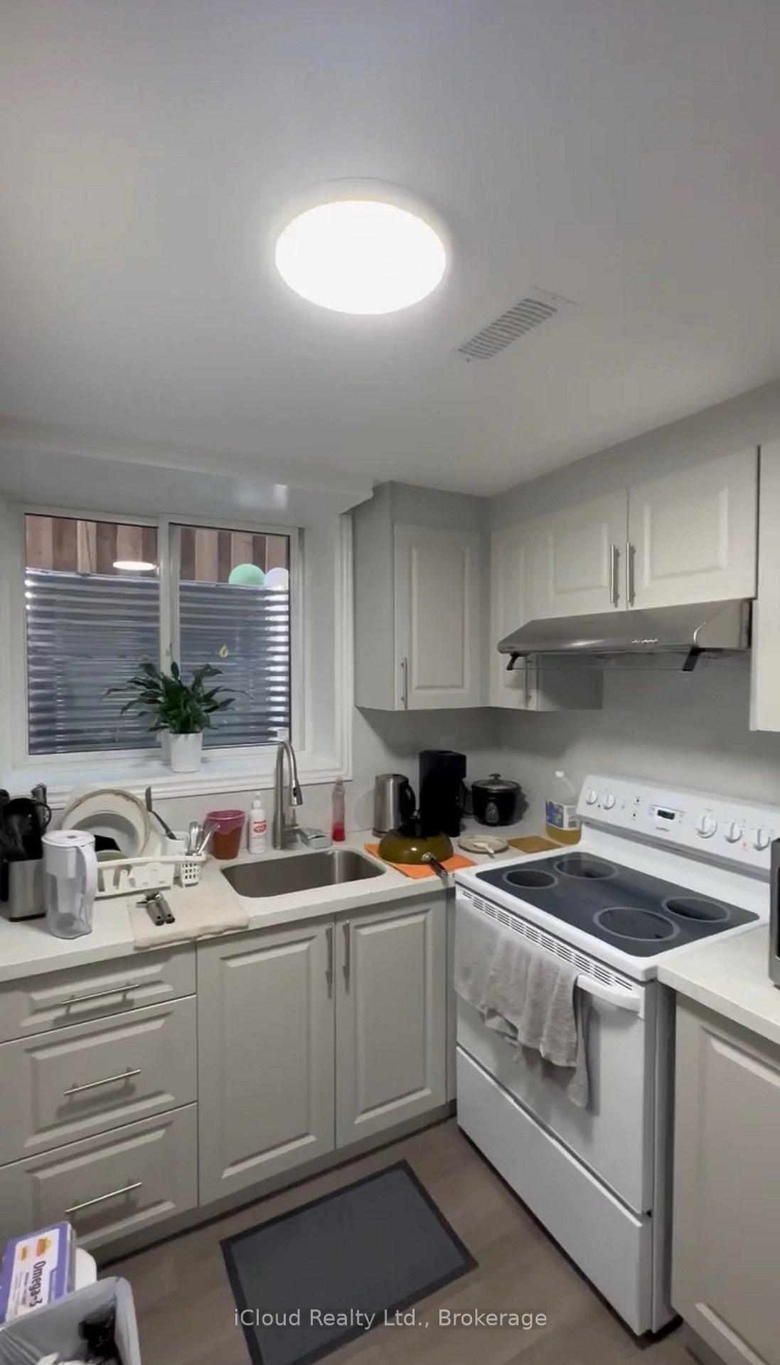 Photo 6 of 5473 Red Brush Drive, Mississauga, Hurontario — HOMEH