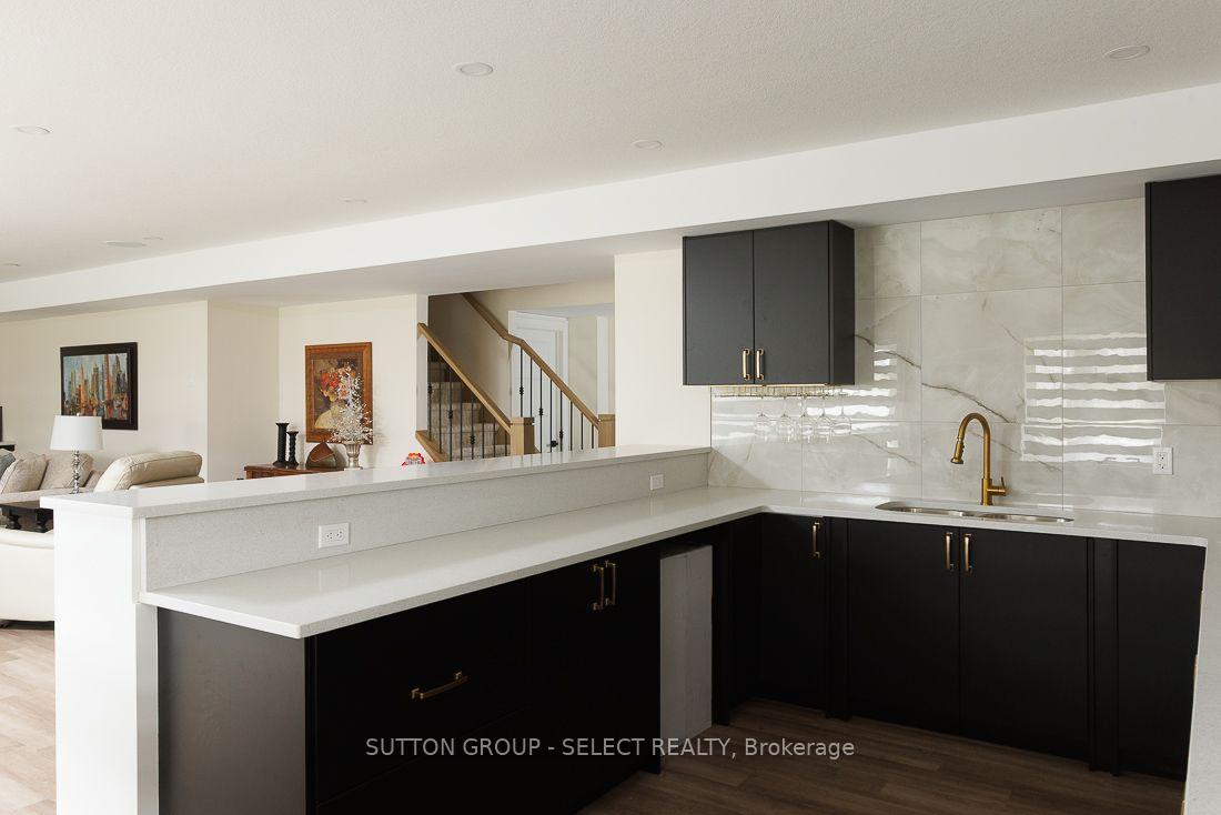 Photo 37 of 1286 Silverfox Drive, London, North S — HOMEH
