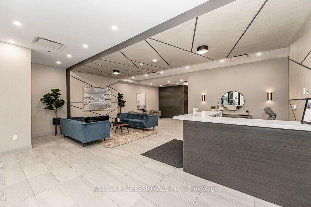 Photo 2 of Unit 2504, 60 Charles Street W, Kitchener, City Commercial Core — HOMEH