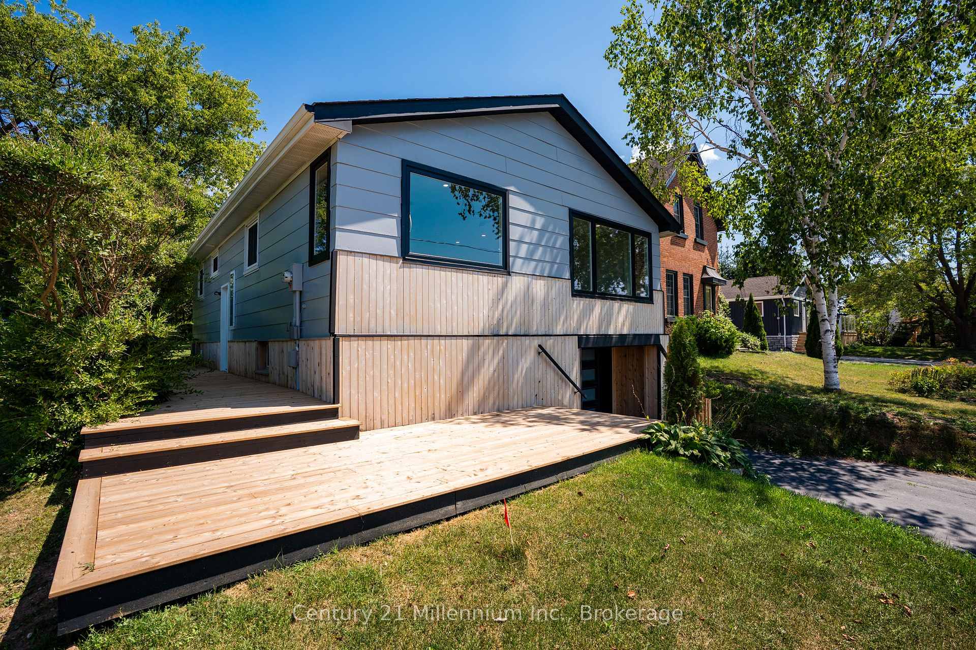 Photo 3 of 873 9th Avenue E, Owen Sound — HOMEH