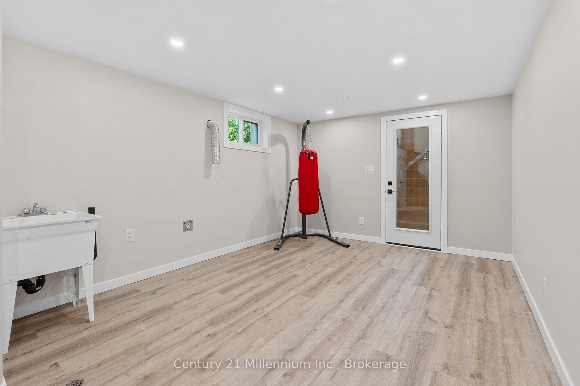 Photo 18 of 873 9th Avenue E, Owen Sound — HOMEH
