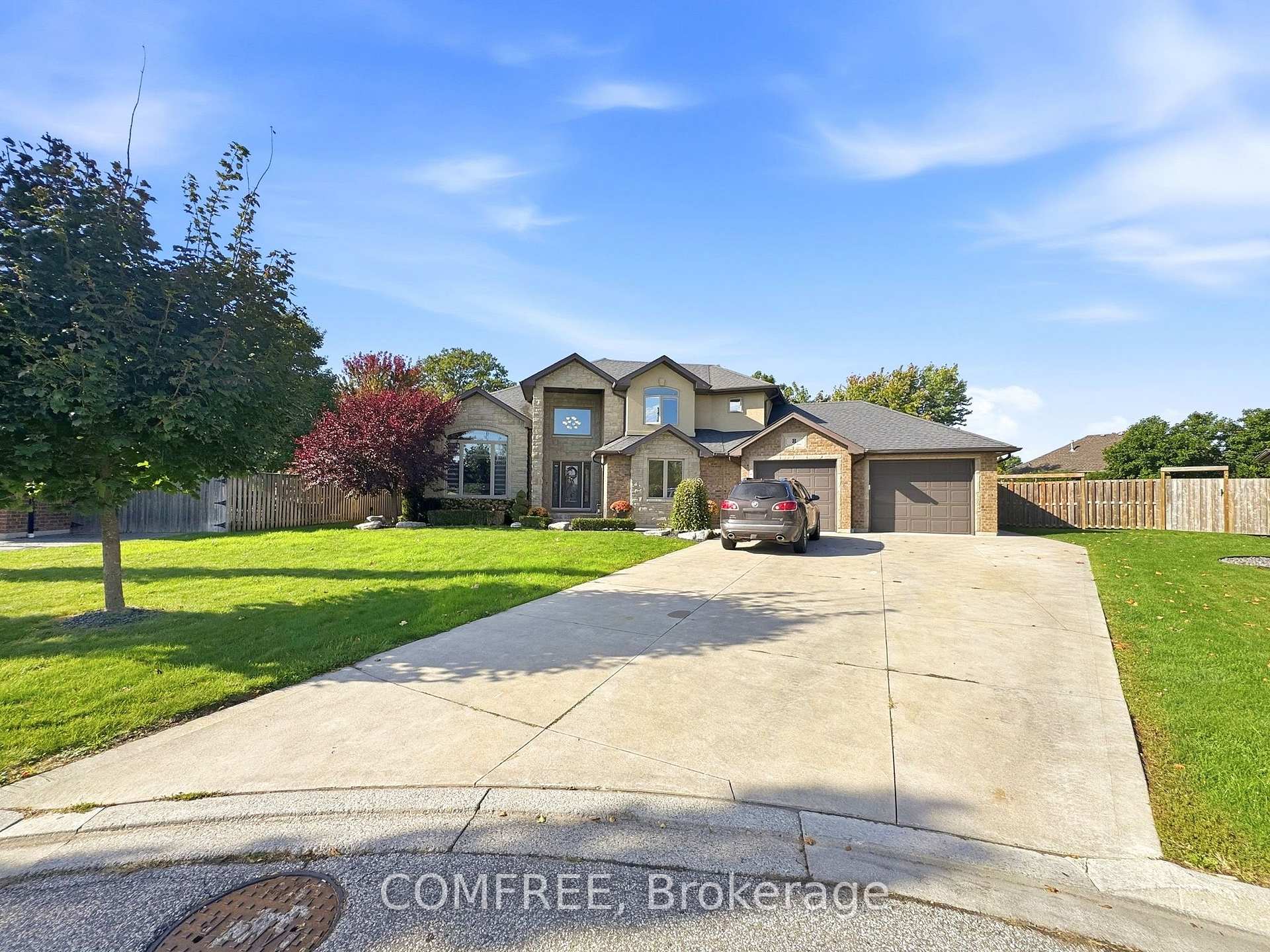 Photo 2 of 8 Marshwoods Boulevard, Kingsville — HOMEH