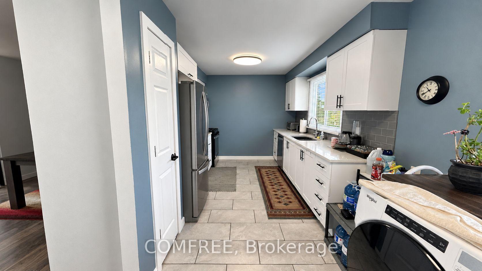 Photo 12 of 8 Marshwoods Boulevard, Kingsville — HOMEH