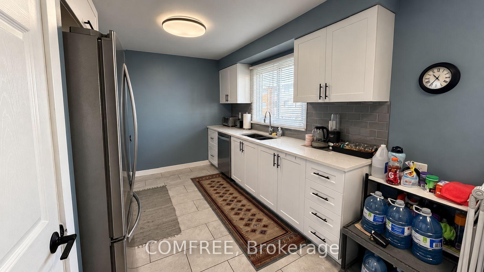 Photo 14 of 8 Marshwoods Boulevard, Kingsville — HOMEH