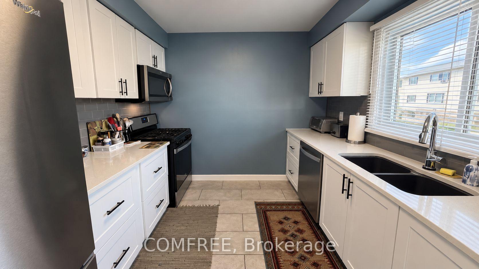 Photo 18 of 8 Marshwoods Boulevard, Kingsville — HOMEH
