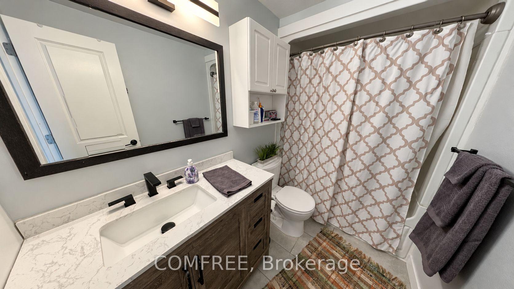Photo 26 of 8 Marshwoods Boulevard, Kingsville — HOMEH