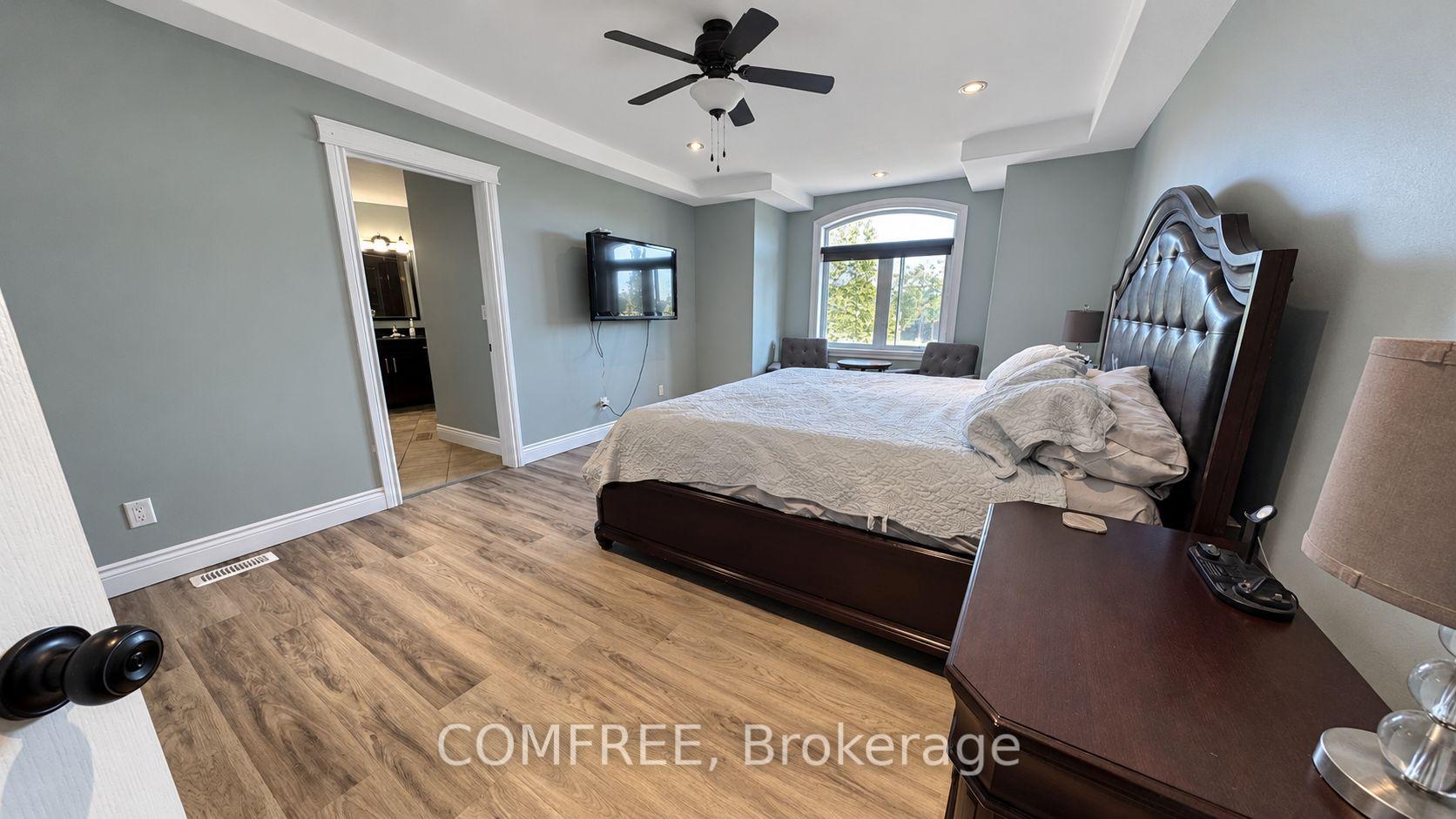 Photo 28 of 8 Marshwoods Boulevard, Kingsville — HOMEH