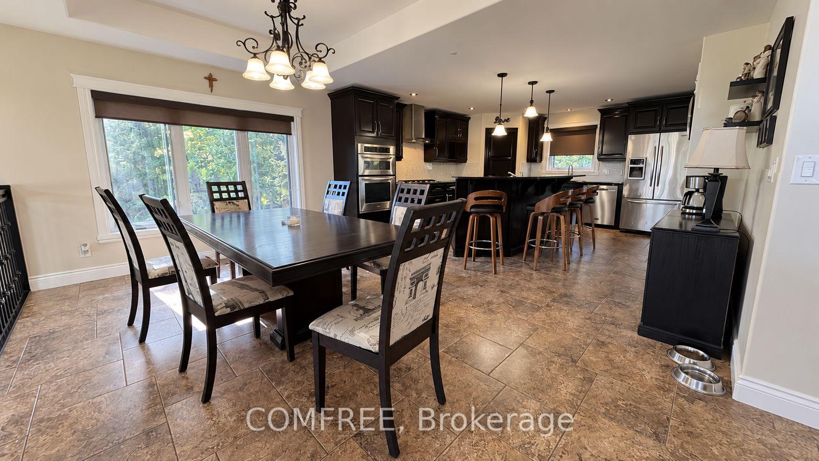Photo 9 of 8 Marshwoods Boulevard, Kingsville — HOMEH