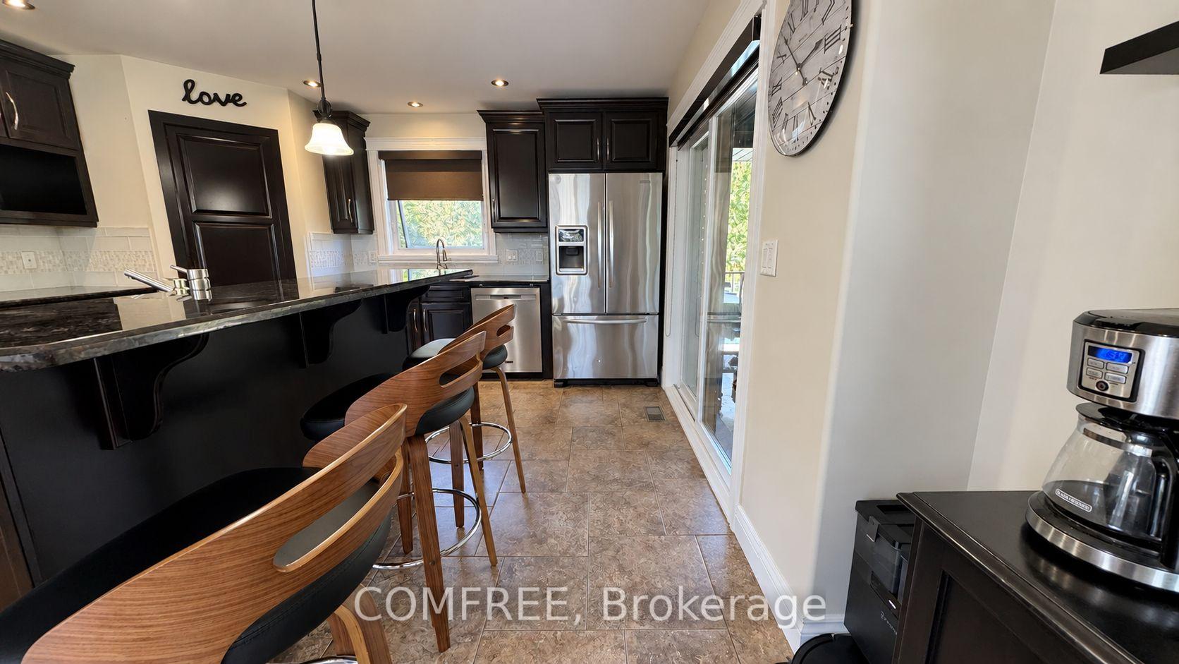 Photo 17 of 8 Marshwoods Boulevard, Kingsville — HOMEH