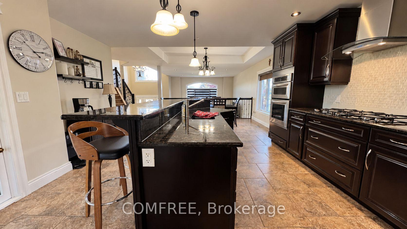 Photo 21 of 8 Marshwoods Boulevard, Kingsville — HOMEH