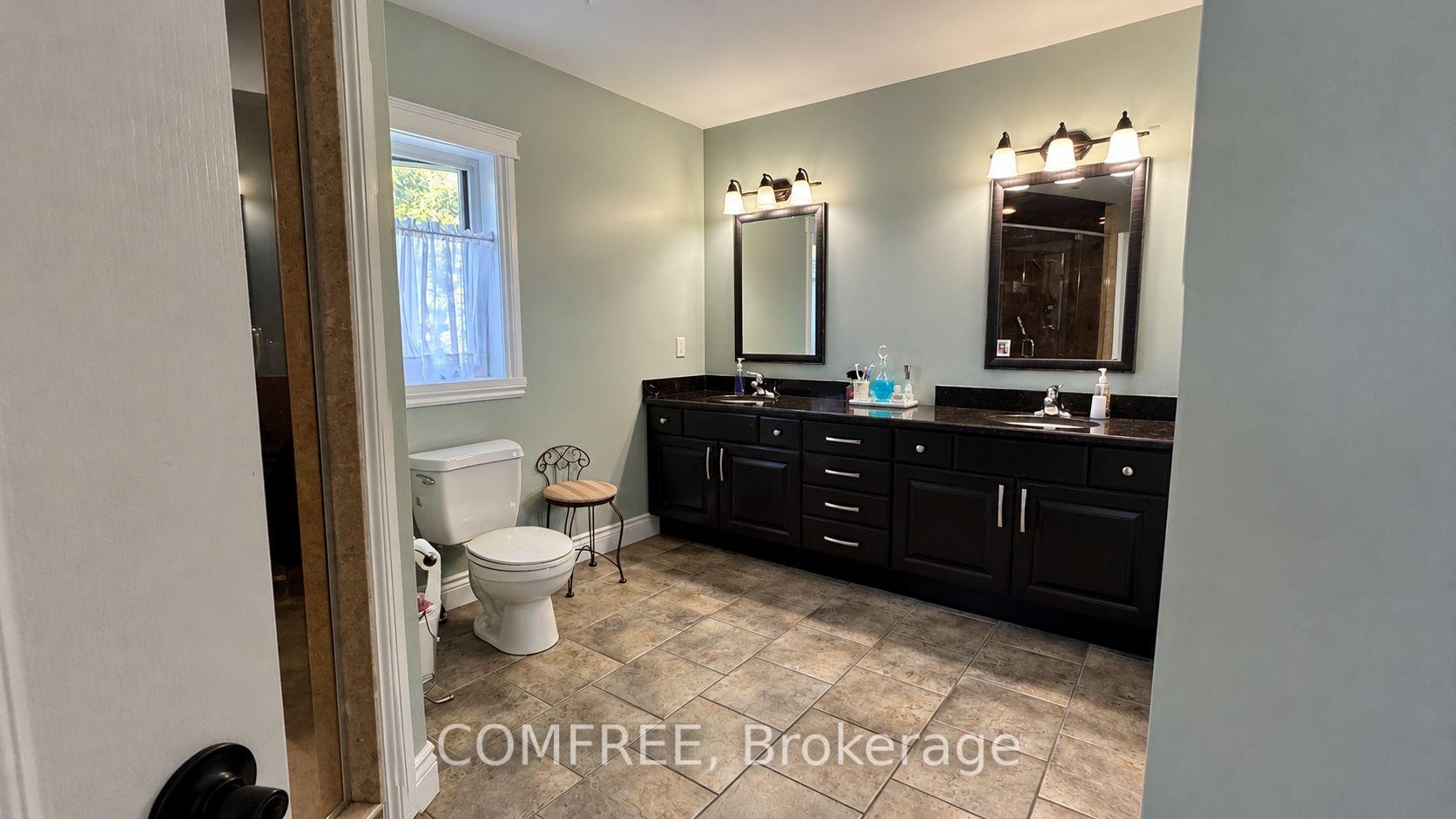 Photo 33 of 8 Marshwoods Boulevard, Kingsville — HOMEH