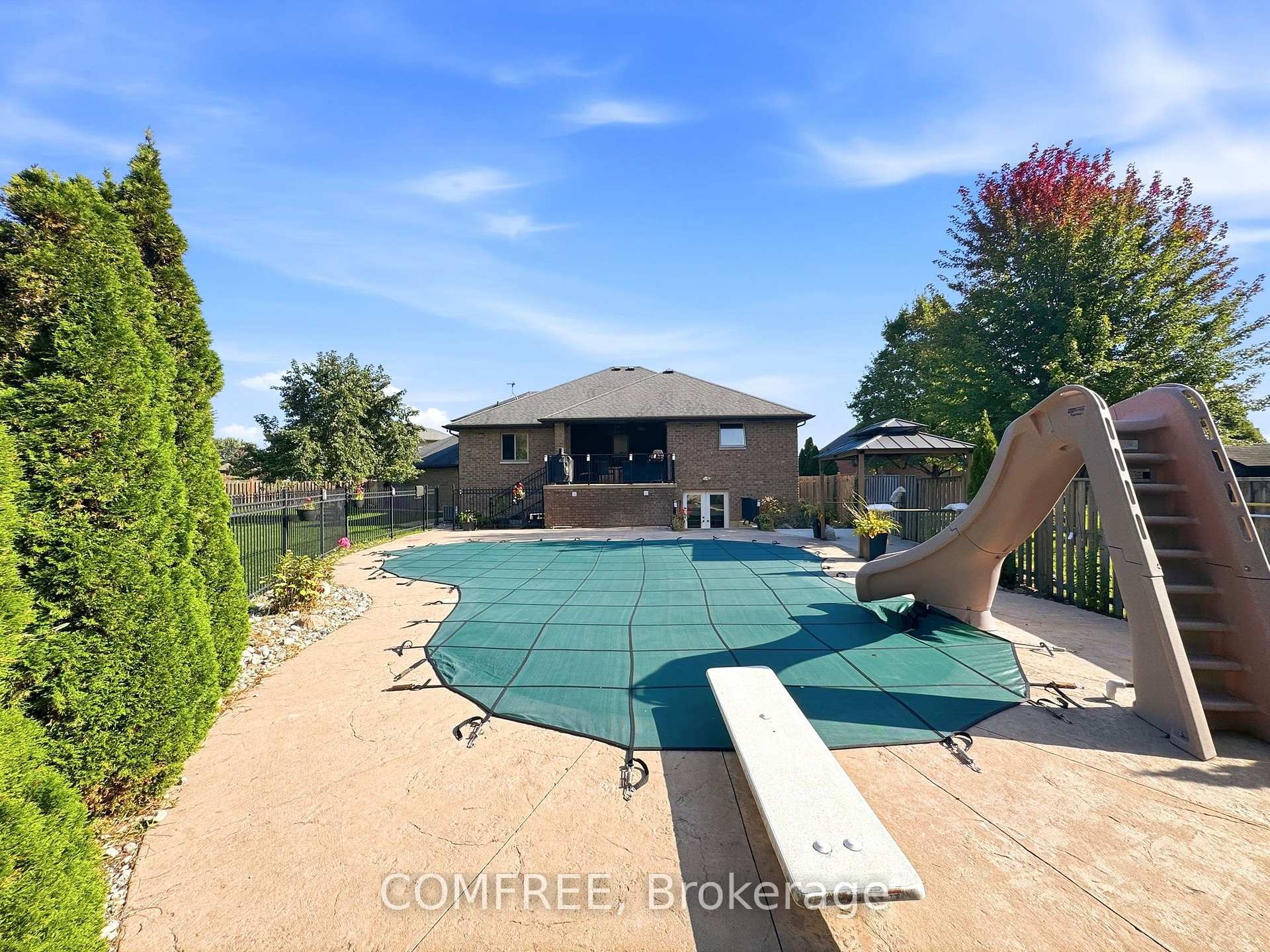 Photo 77 of 8 Marshwoods Boulevard, Kingsville — HOMEH