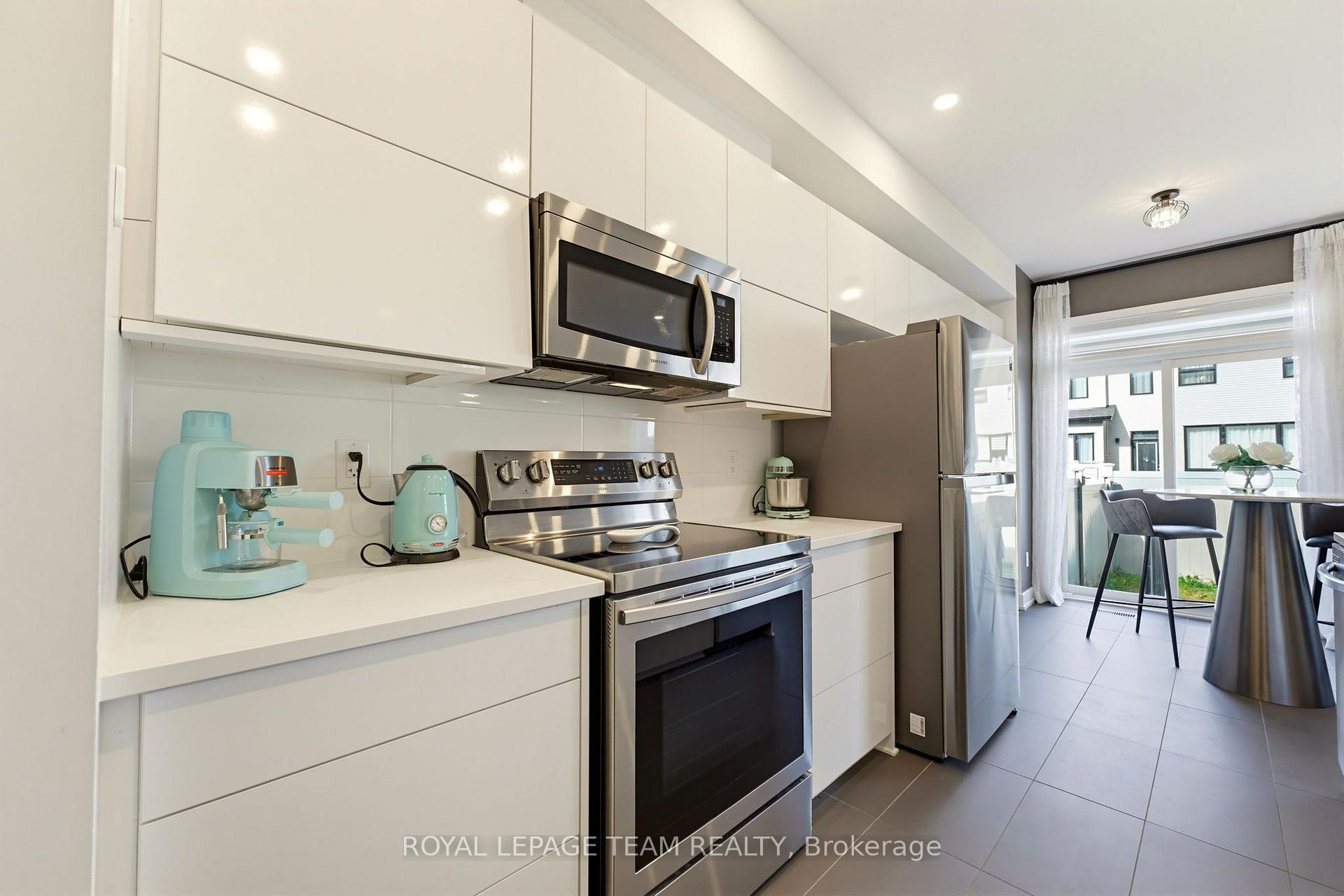 Photo 21 of 854 Solarium Avenue, Ottawa, Riverside South/Gloucester Glen — HOMEH