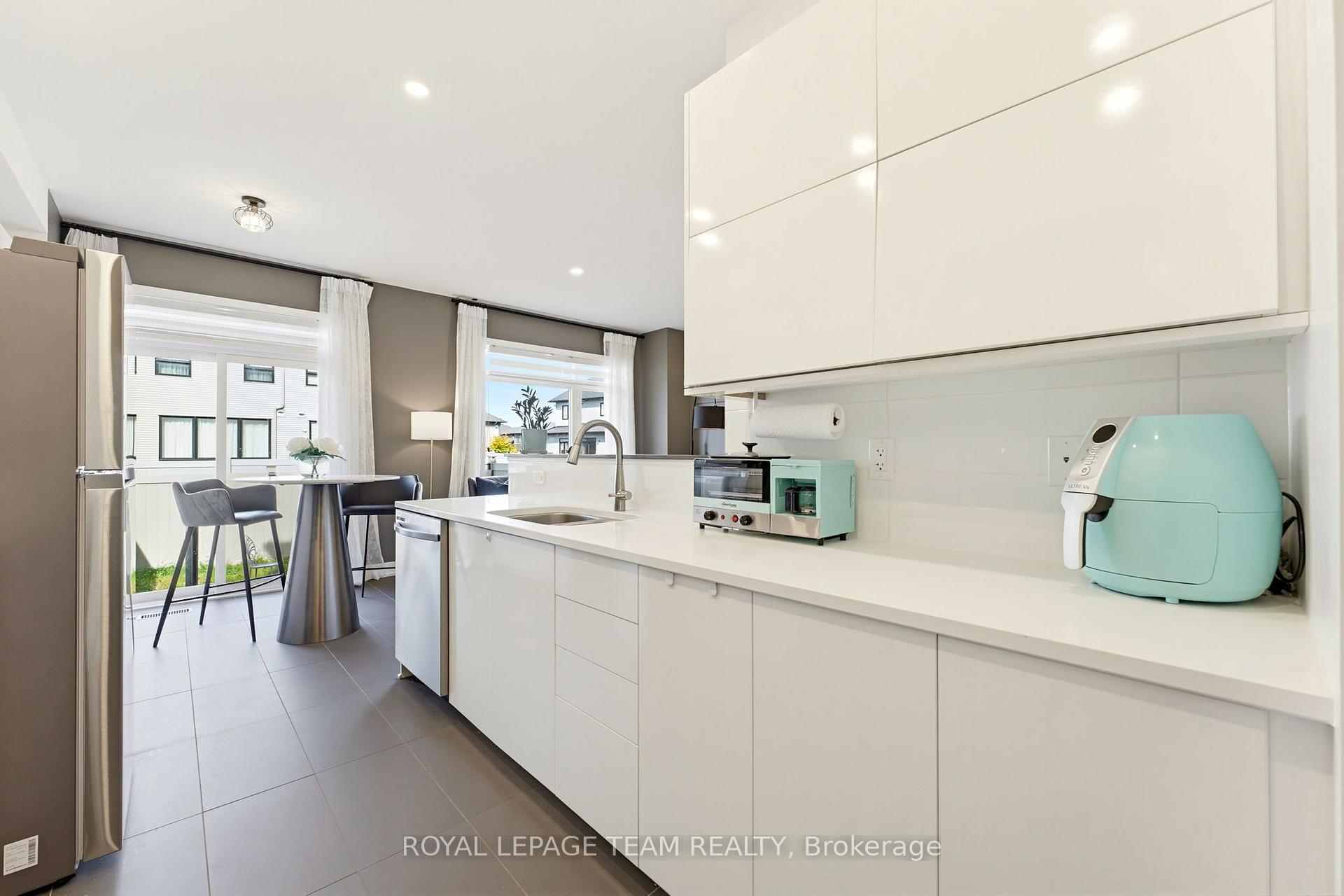 Photo 22 of 854 Solarium Avenue, Ottawa, Riverside South/Gloucester Glen — HOMEH