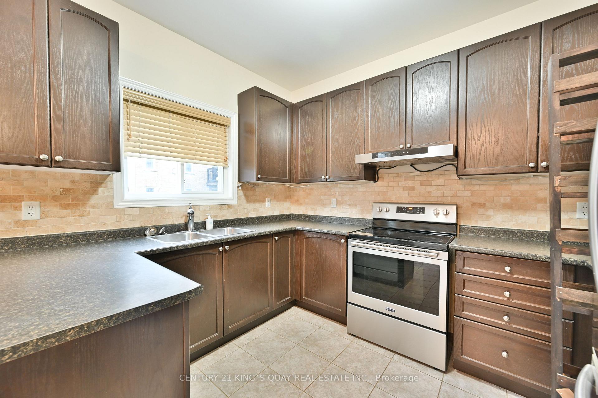 Photo 3 of 10 Lundigan Drive, Georgina, Keswick South — HOMEH