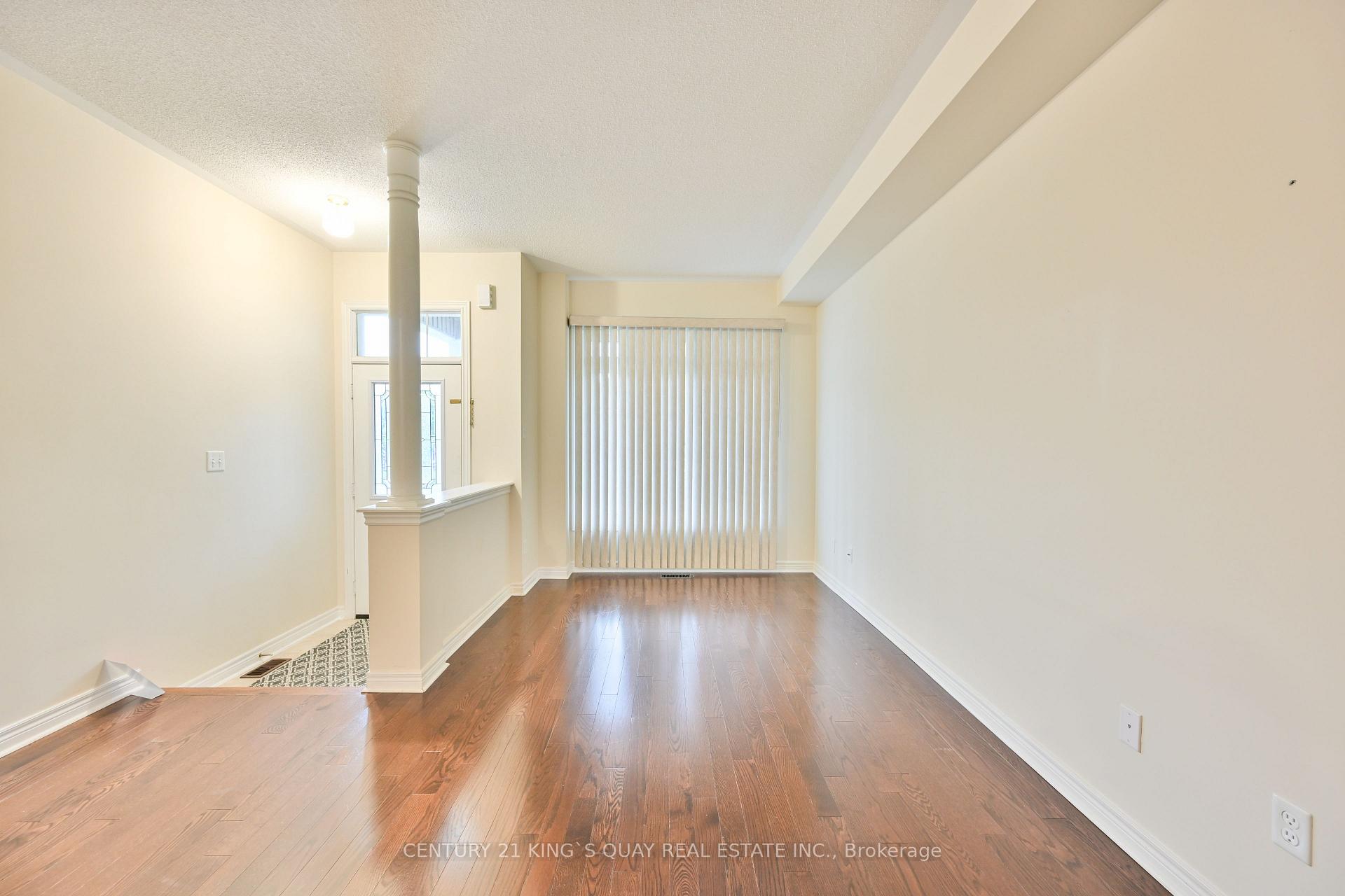 Photo 4 of 10 Lundigan Drive, Georgina, Keswick South — HOMEH