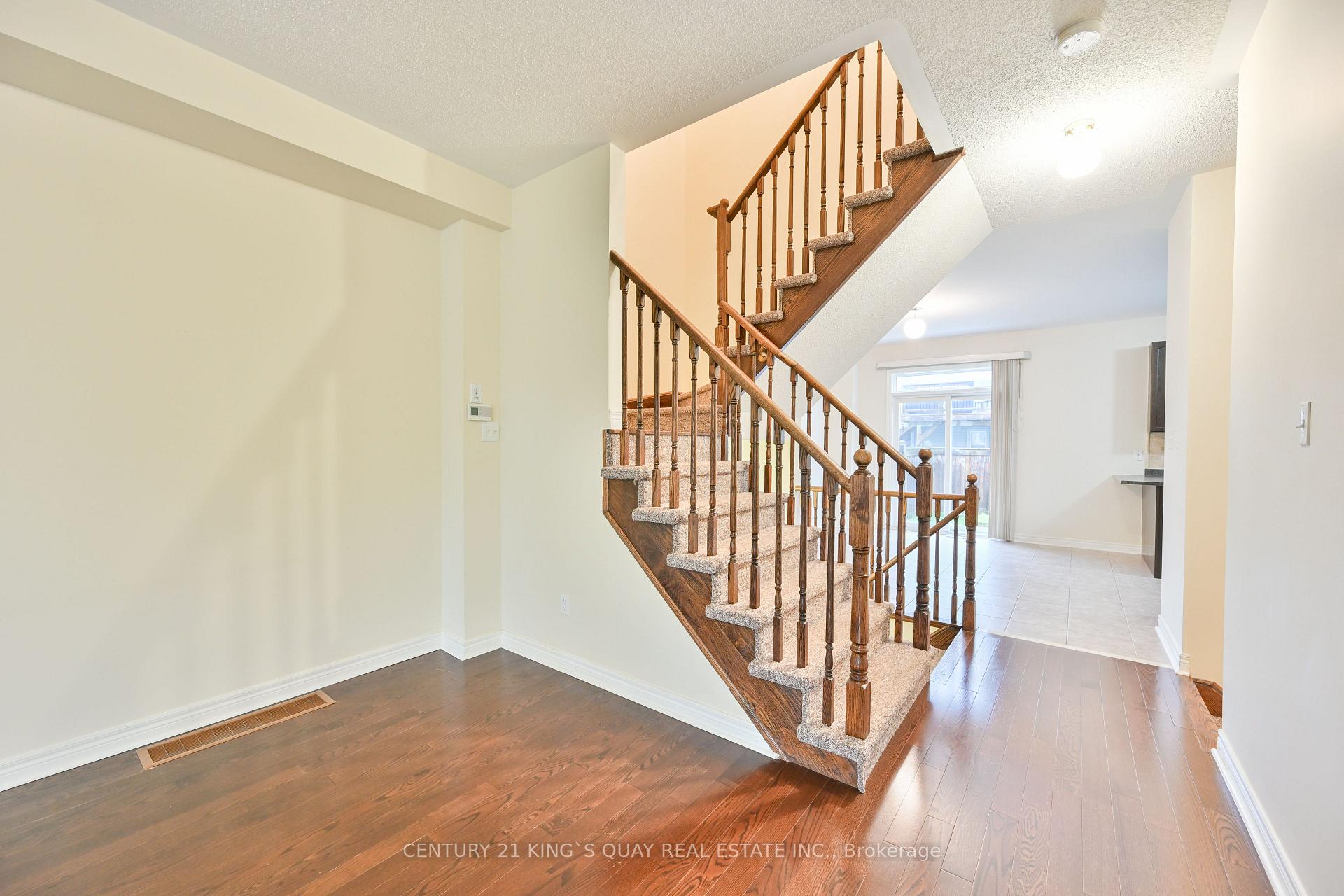 Photo 5 of 10 Lundigan Drive, Georgina, Keswick South — HOMEH