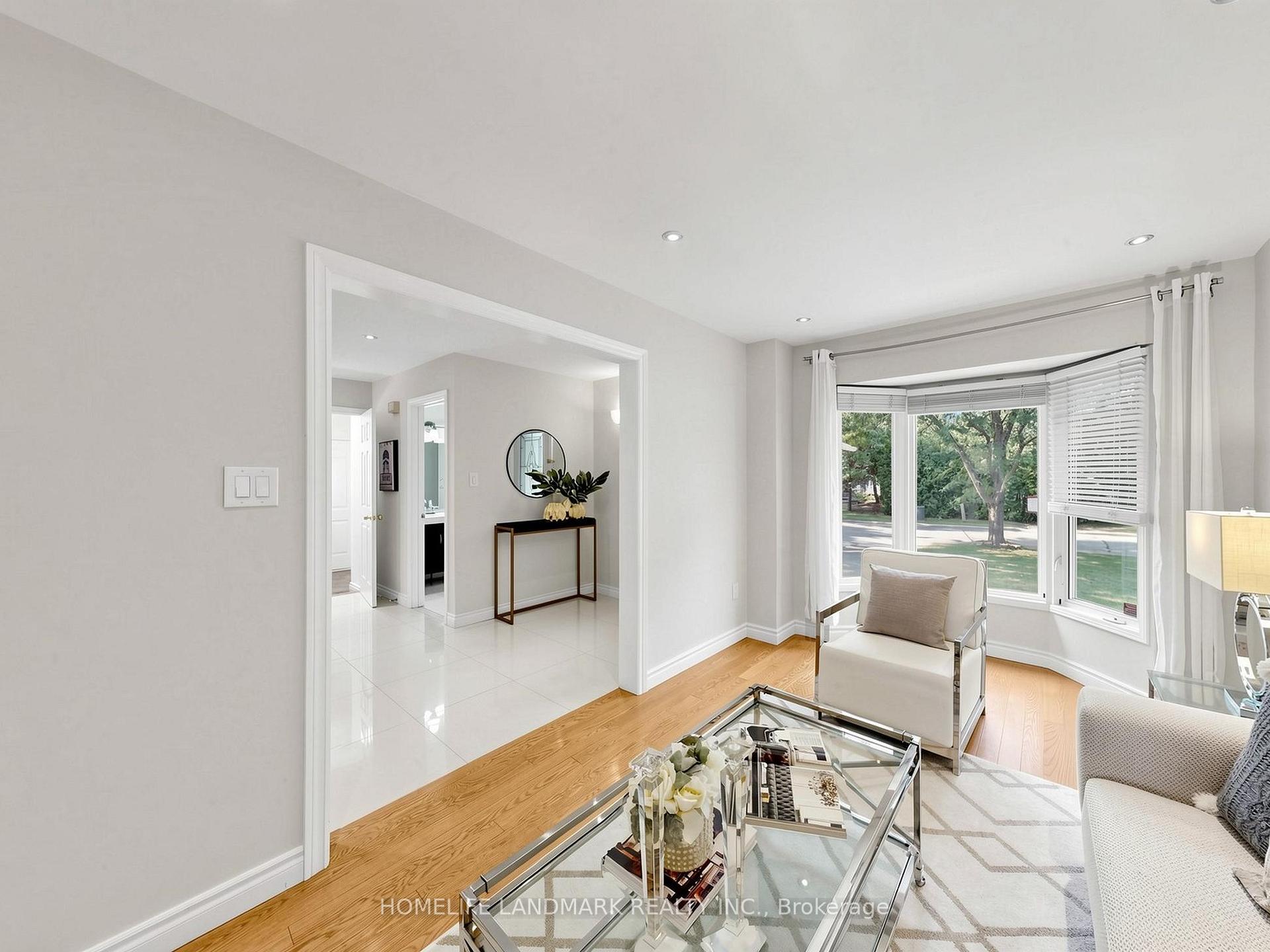 Photo 5 of 60 Ingleborough Court, Markham, Unionville — HOMEH
