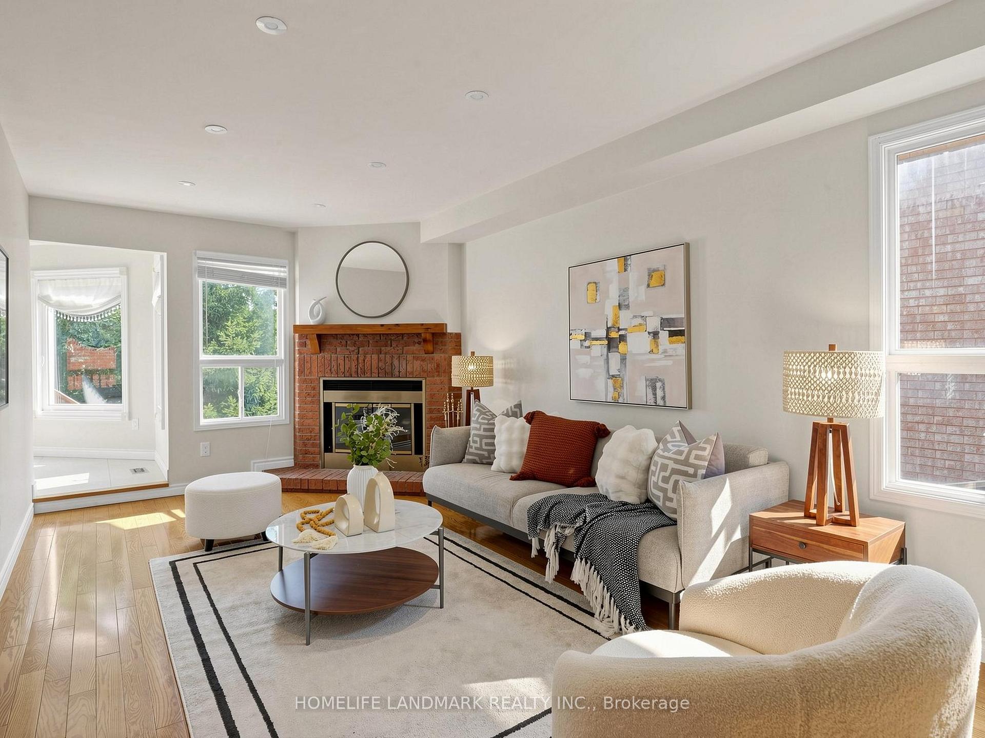 Photo 10 of 60 Ingleborough Court, Markham, Unionville — HOMEH