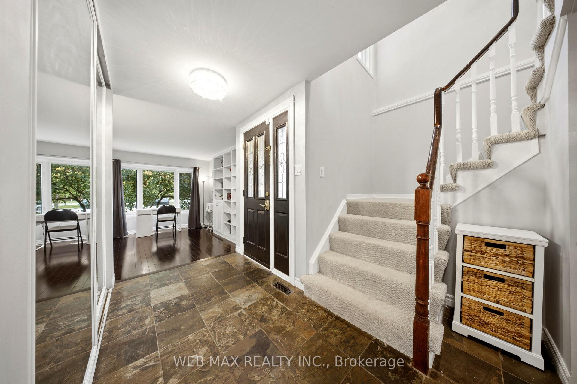 Photo 2 of 1108 Edgehill Place, Oakville, Glen Abbey — HOMEH