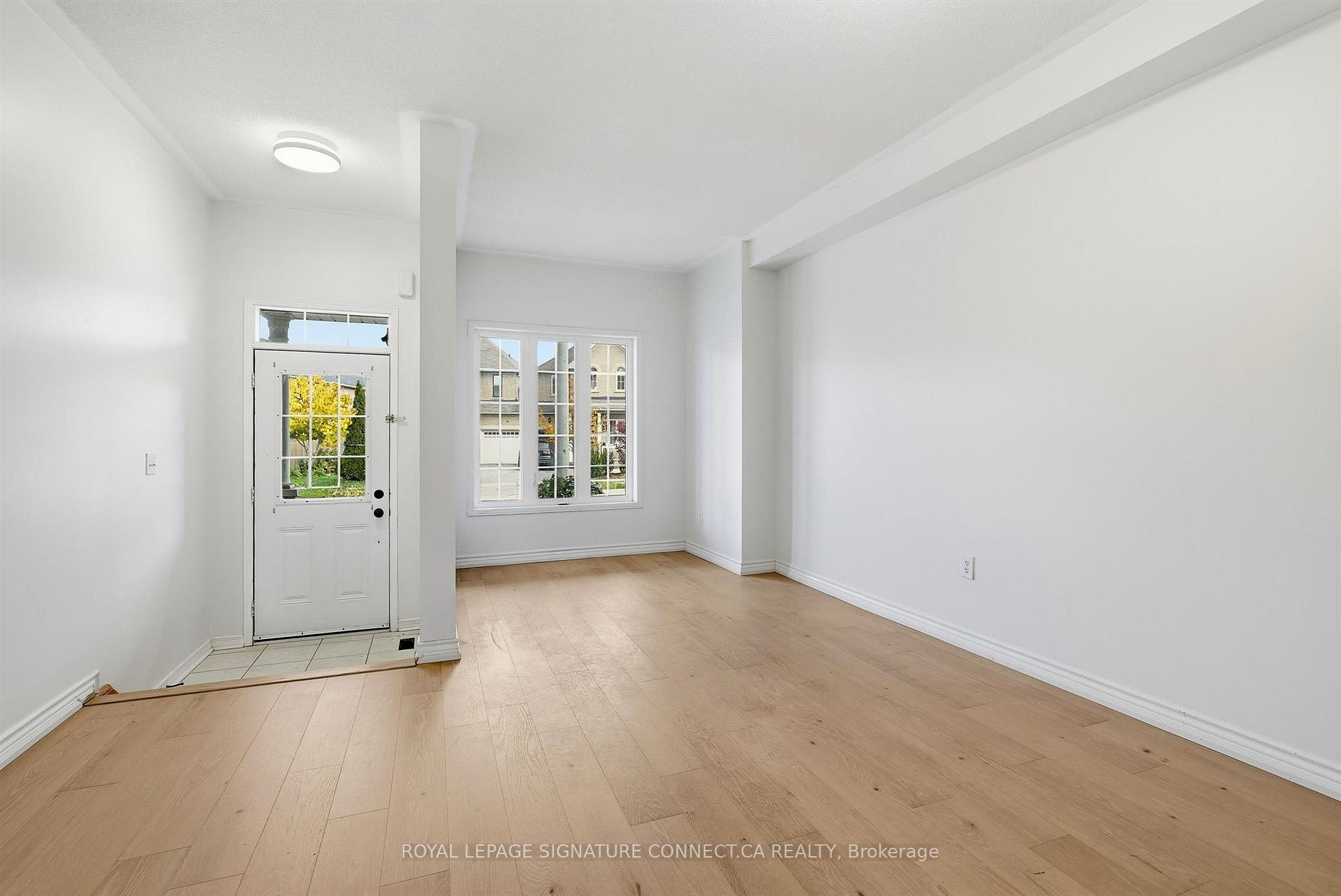 Photo 4 of 32 Wheelwright Drive, Richmond Hill, Oak Ridges Lake Wilcox — HOMEH
