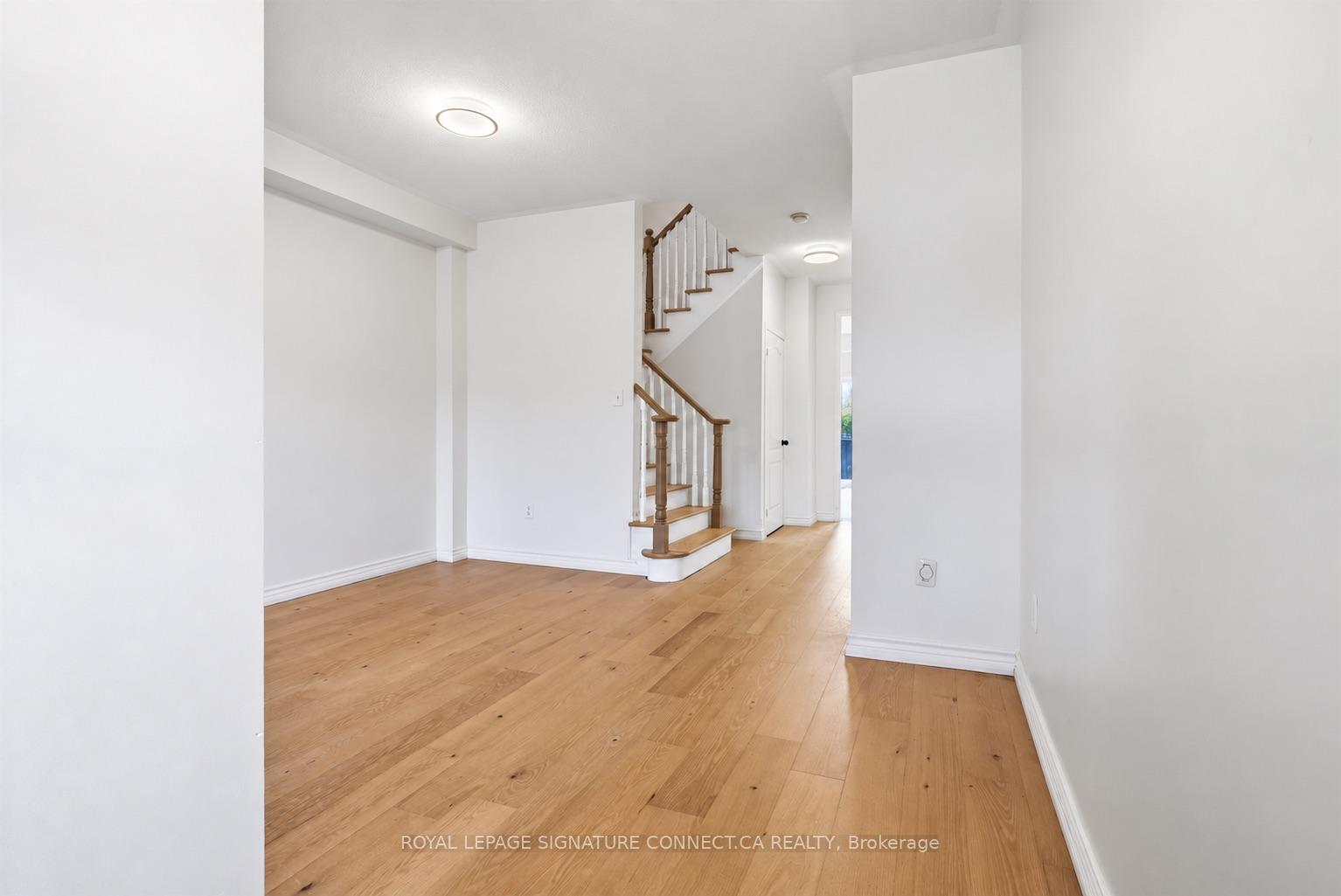 Photo 5 of 32 Wheelwright Drive, Richmond Hill, Oak Ridges Lake Wilcox — HOMEH