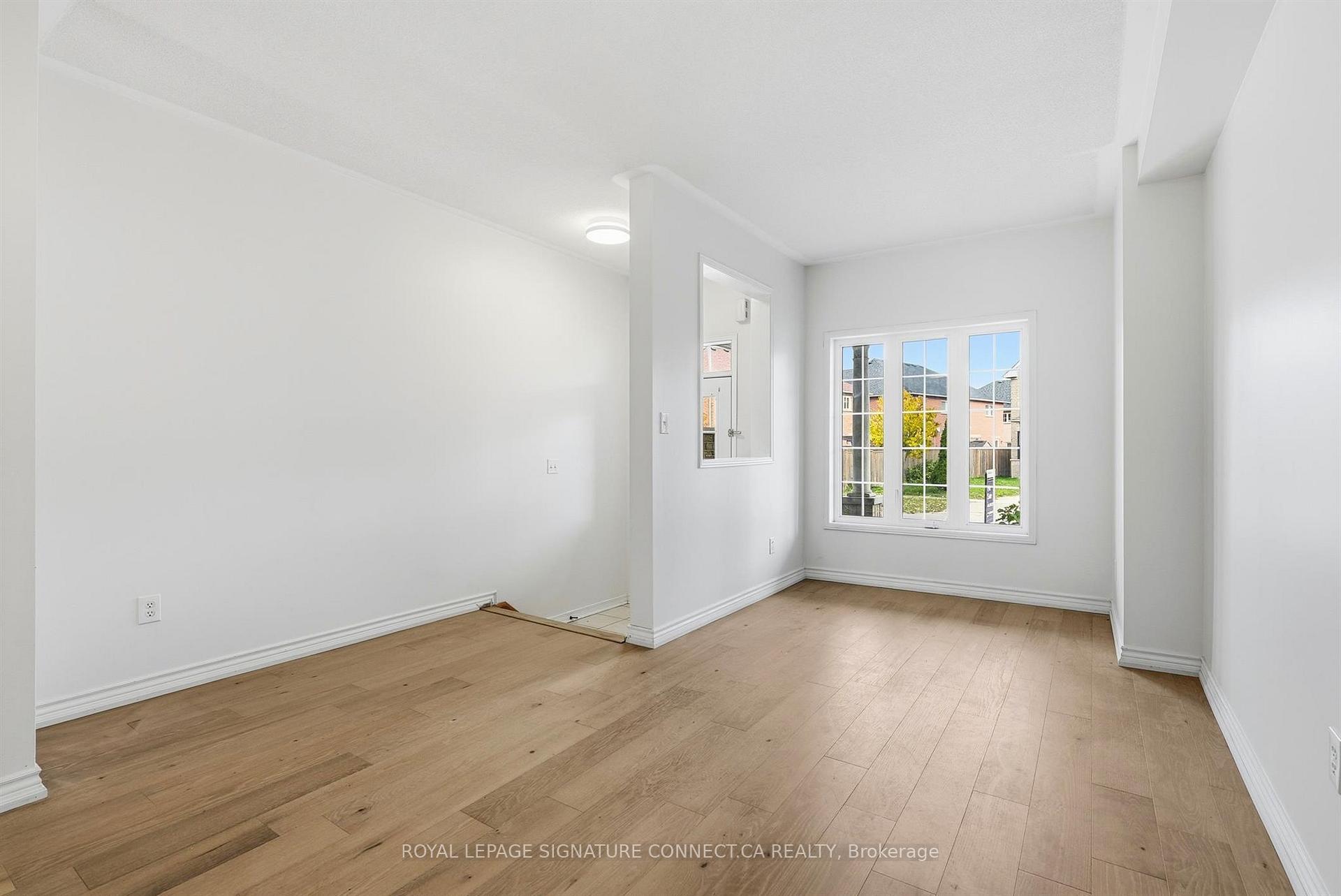 Photo 8 of 32 Wheelwright Drive, Richmond Hill, Oak Ridges Lake Wilcox — HOMEH
