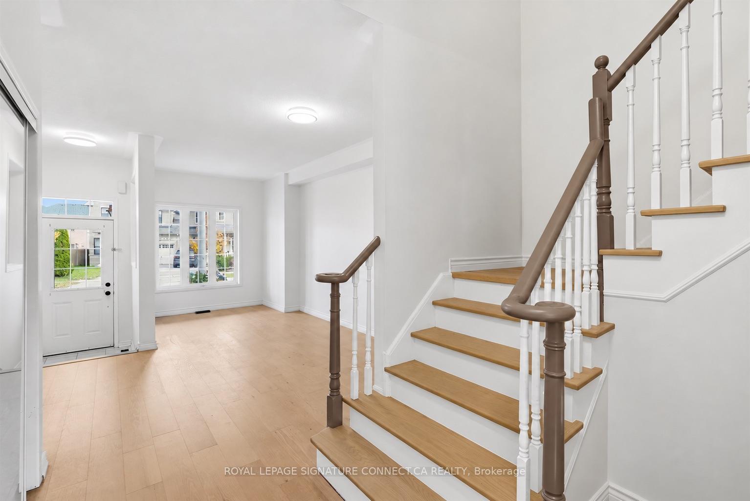 Photo 9 of 32 Wheelwright Drive, Richmond Hill, Oak Ridges Lake Wilcox — HOMEH