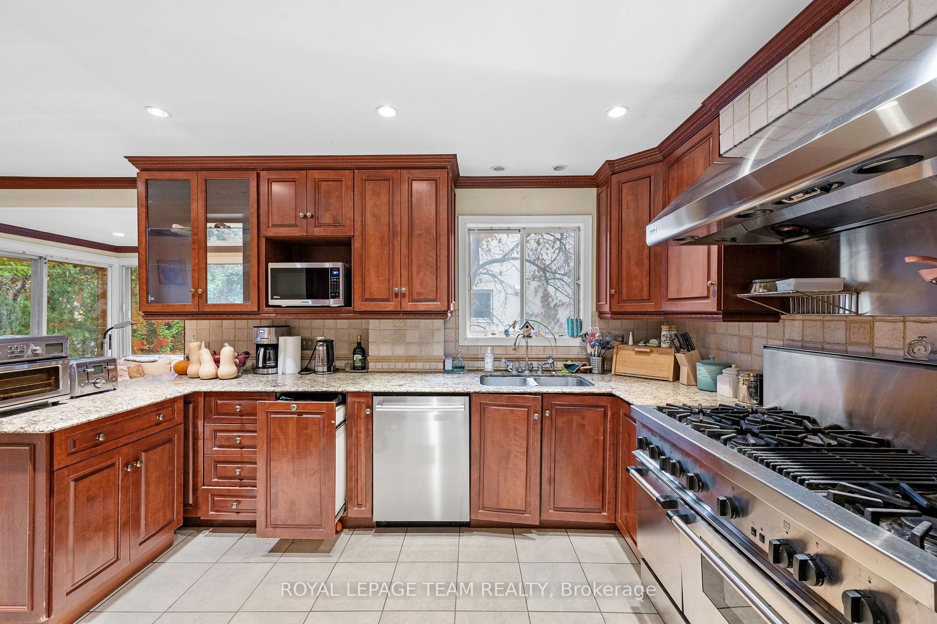 Photo 7 of 96 Putman Avenue, Ottawa, Lindenlea — HOMEH