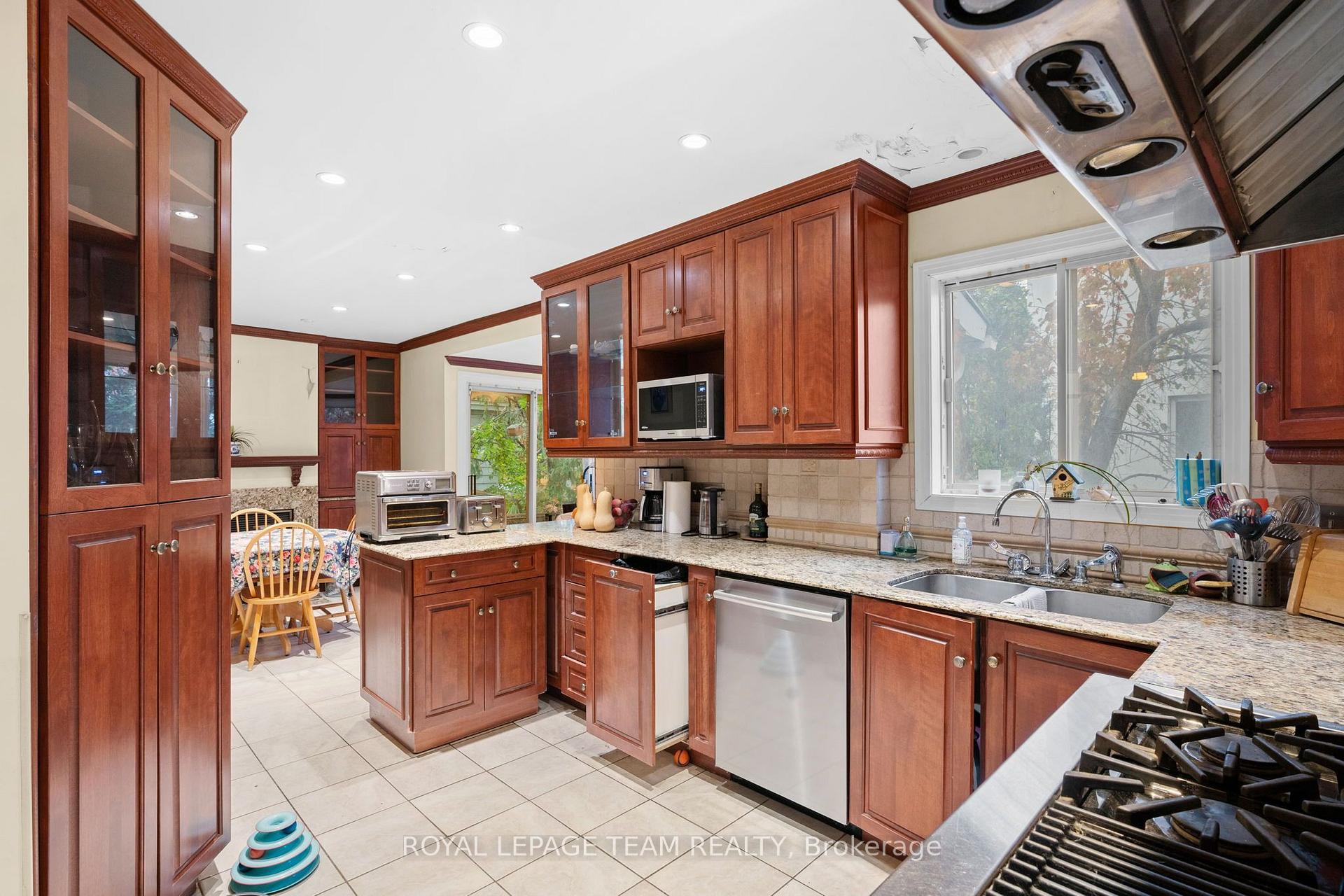 Photo 8 of 96 Putman Avenue, Ottawa, Lindenlea — HOMEH
