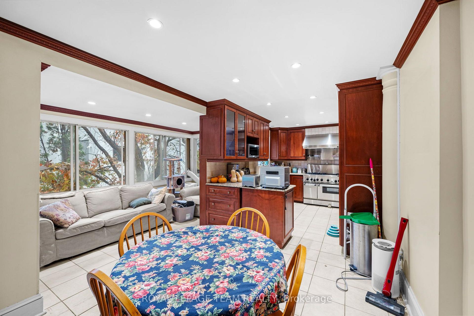 Photo 9 of 96 Putman Avenue, Ottawa, Lindenlea — HOMEH