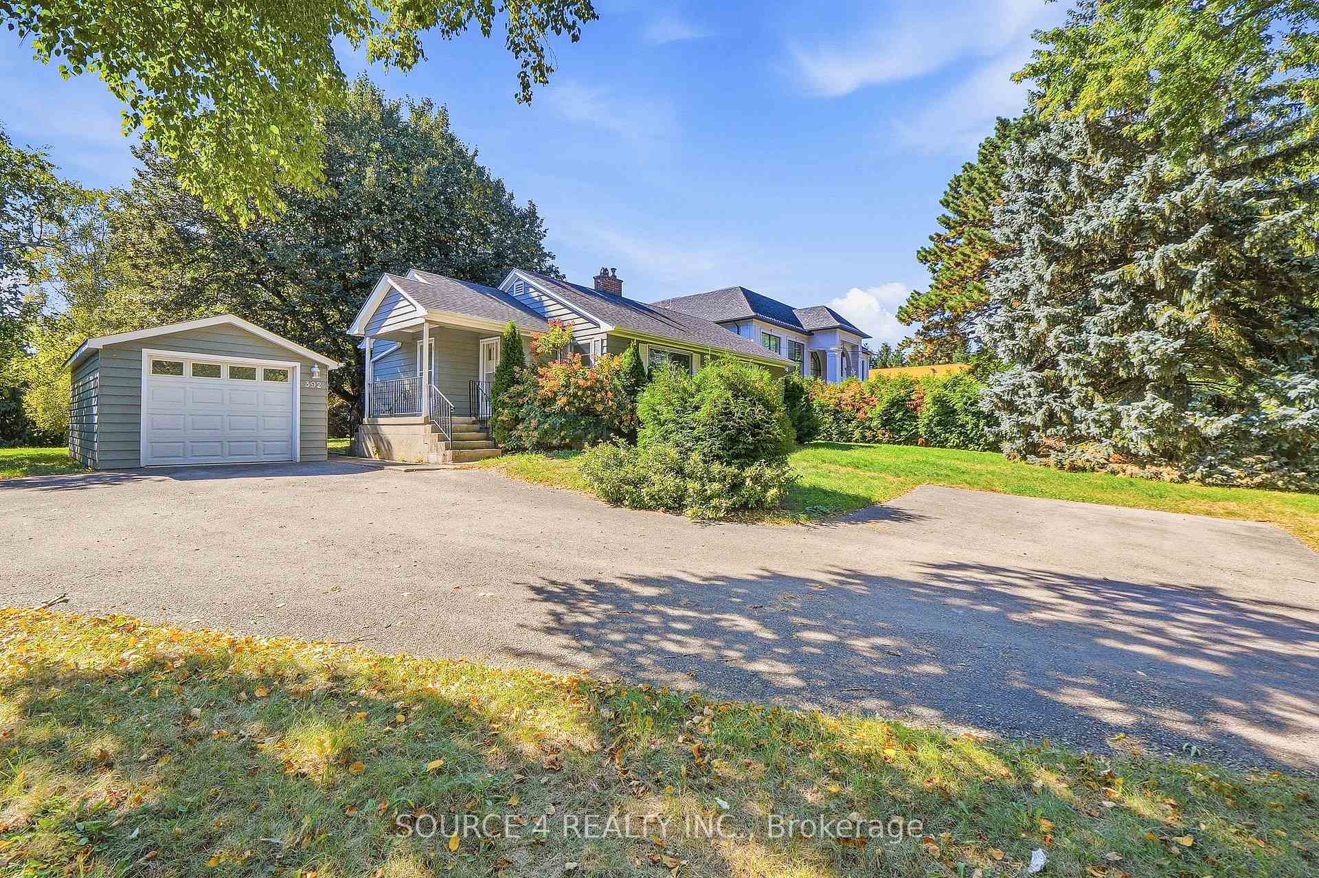 Photo 3 of 392 Fourth Line, Oakville, West — HOMEH