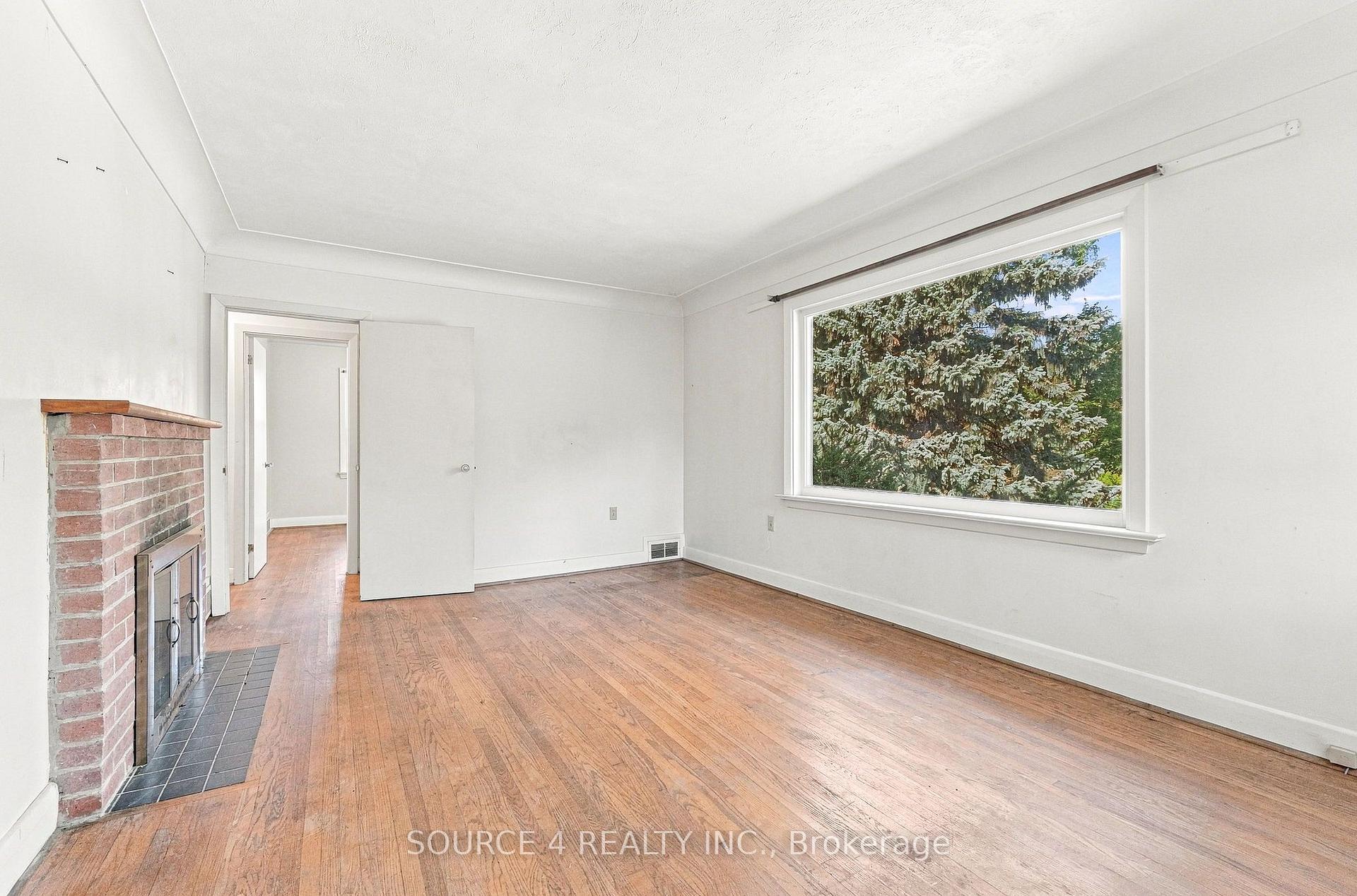 Photo 8 of 392 Fourth Line, Oakville, West — HOMEH