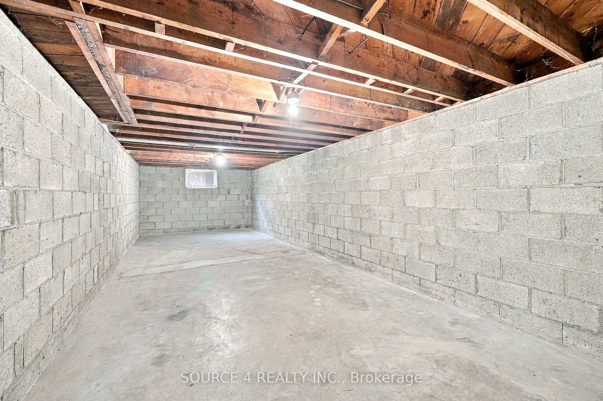 Photo 20 of 392 Fourth Line, Oakville, West — HOMEH