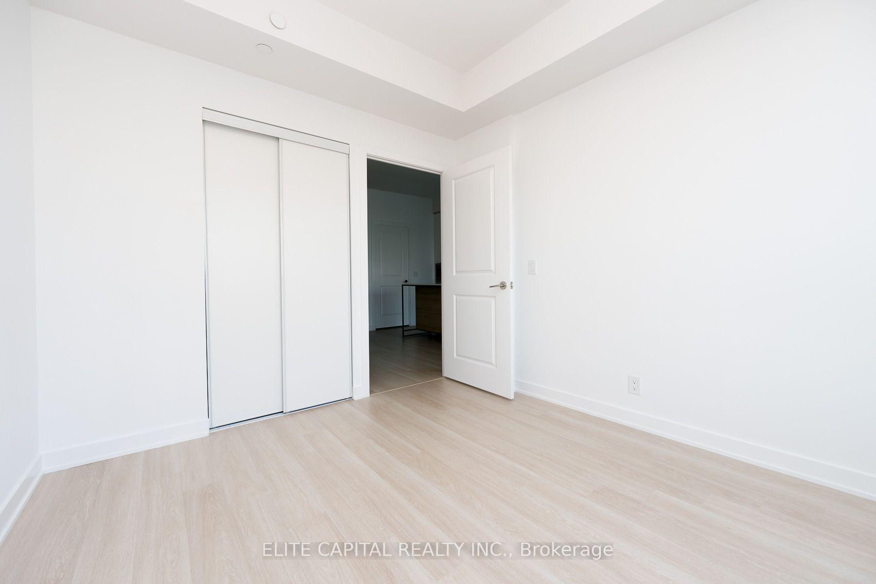 Photo 5 of Unit 428, 50 Upper Mall Way, Vaughan, Brownridge — HOMEH