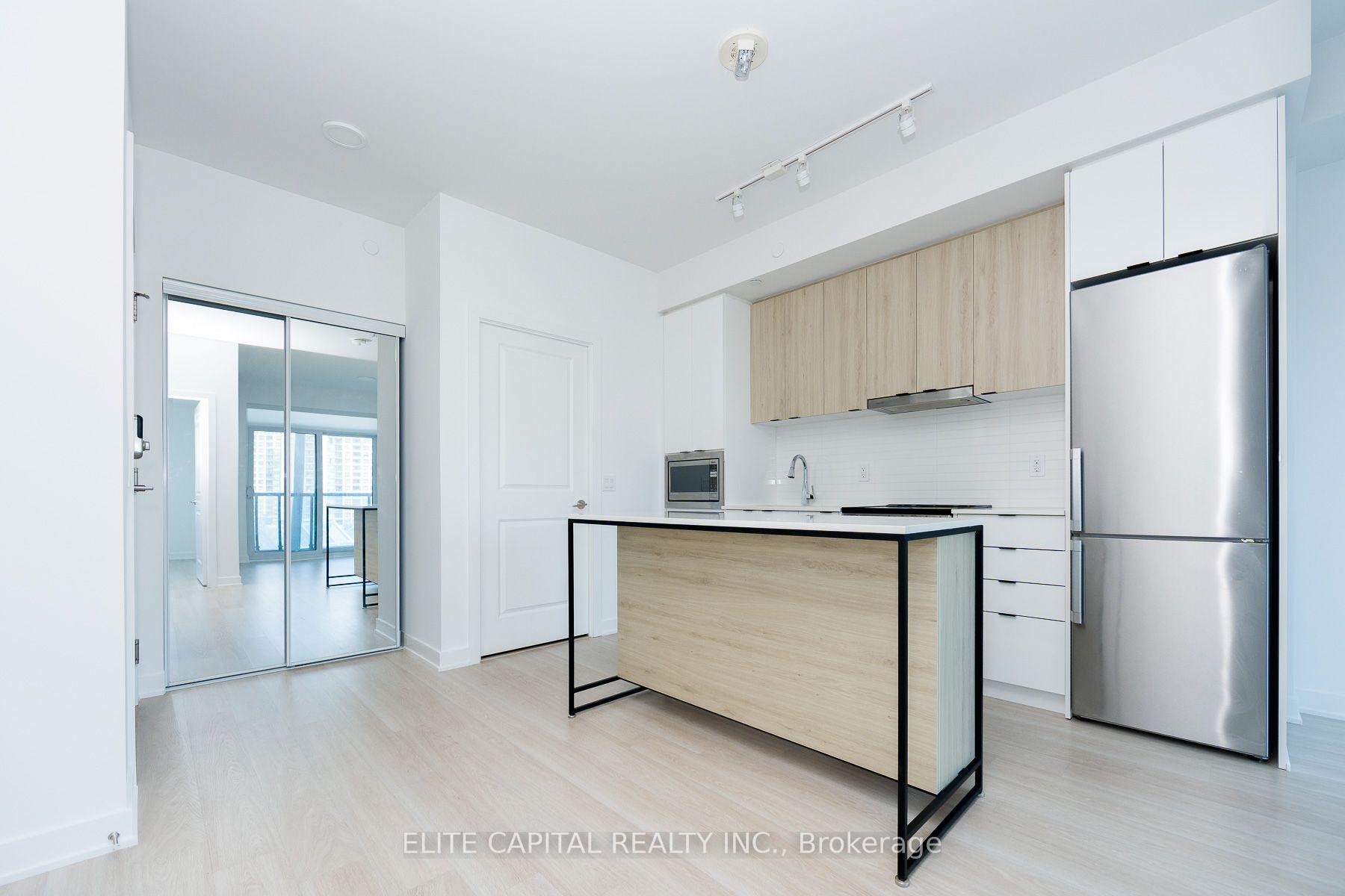 Photo 7 of Unit 428, 50 Upper Mall Way, Vaughan, Brownridge — HOMEH