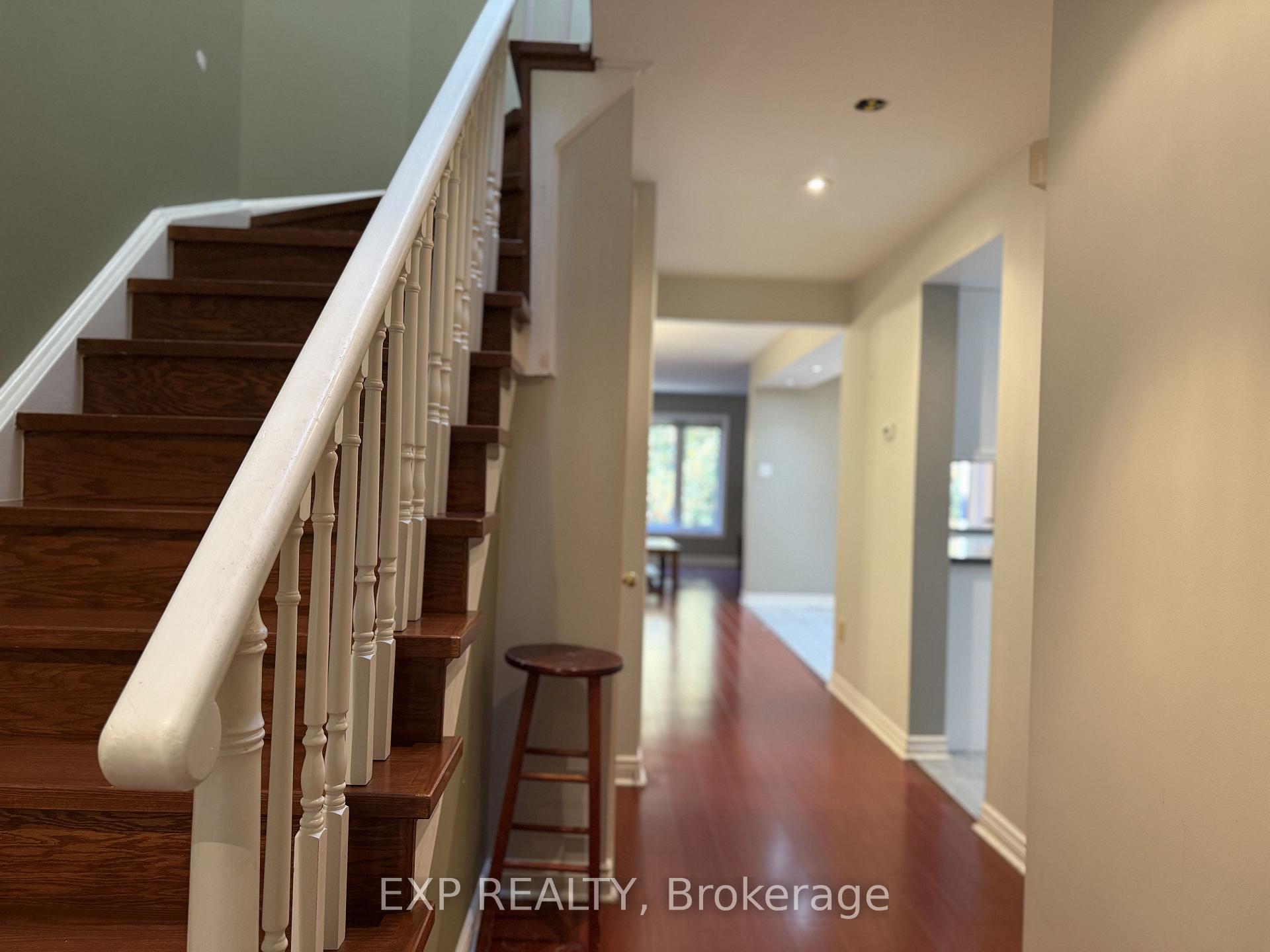Photo 3 of 62 Wetherby Circle, Markham, German Mills — HOMEH