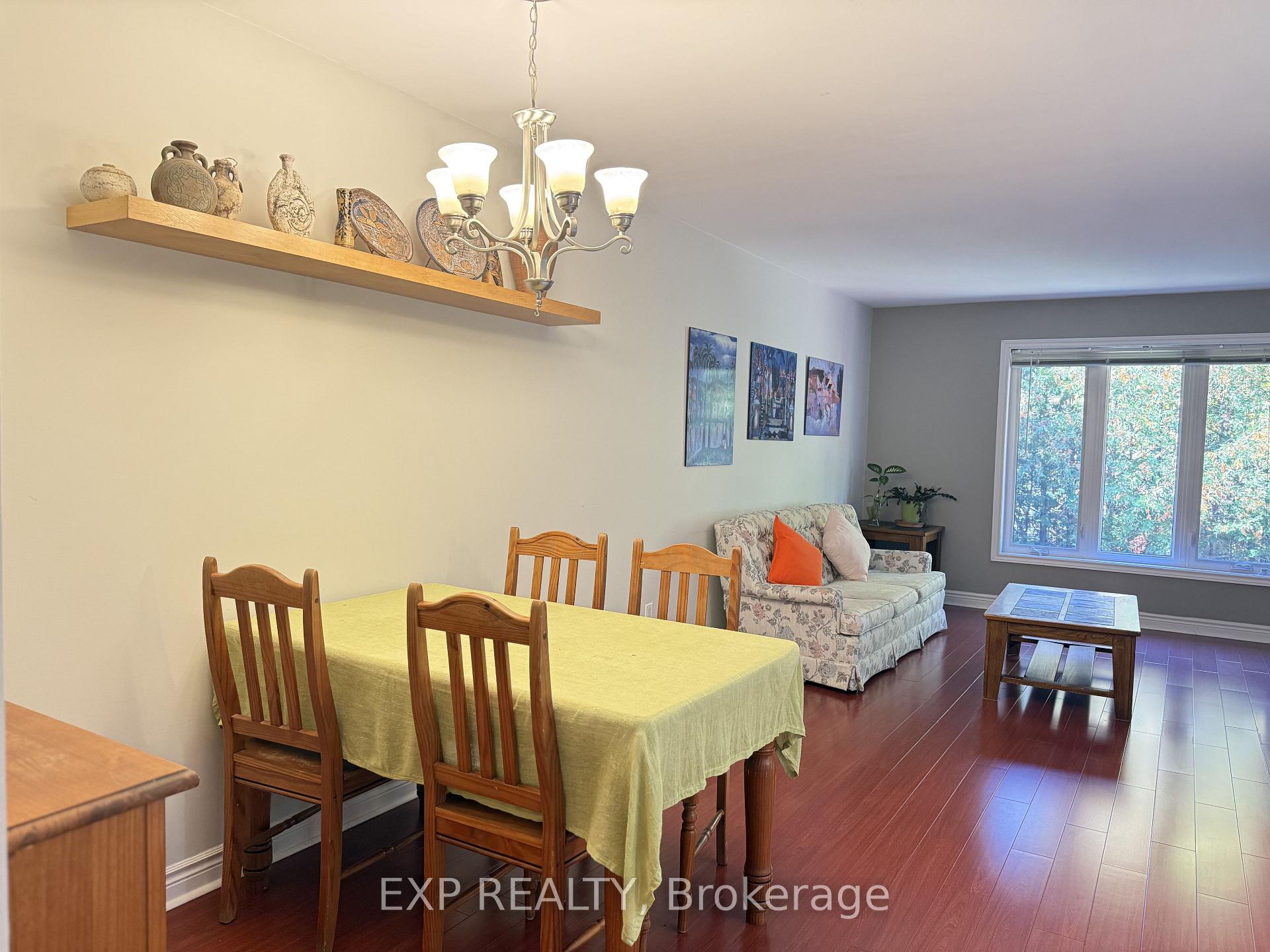 Photo 5 of 62 Wetherby Circle, Markham, German Mills — HOMEH