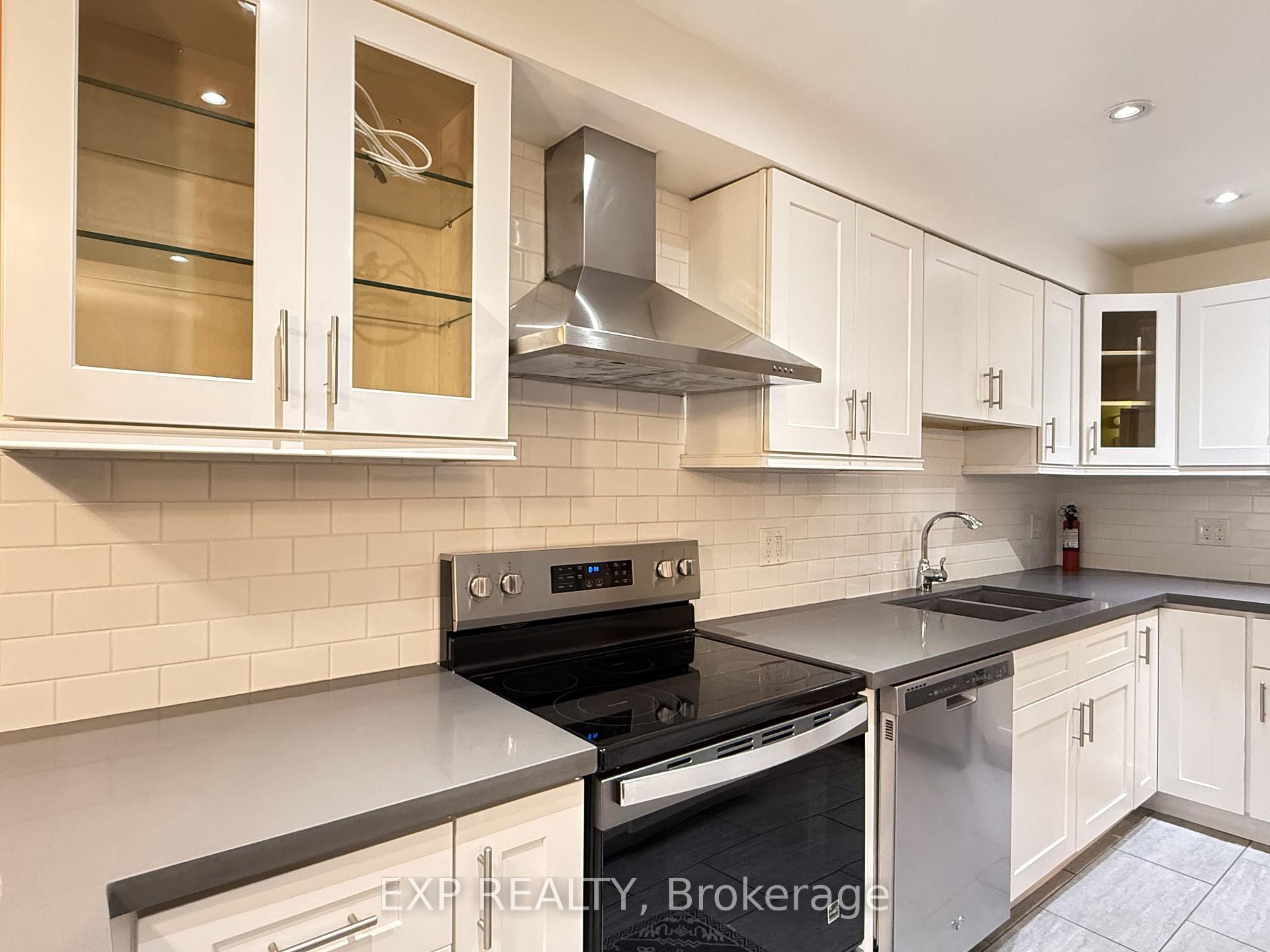 Photo 8 of 62 Wetherby Circle, Markham, German Mills — HOMEH