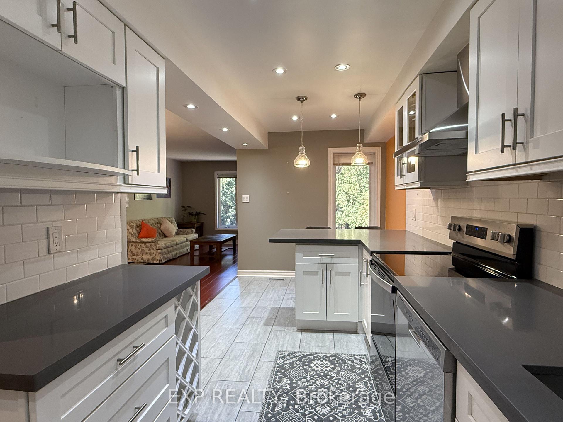 Photo 10 of 62 Wetherby Circle, Markham, German Mills — HOMEH