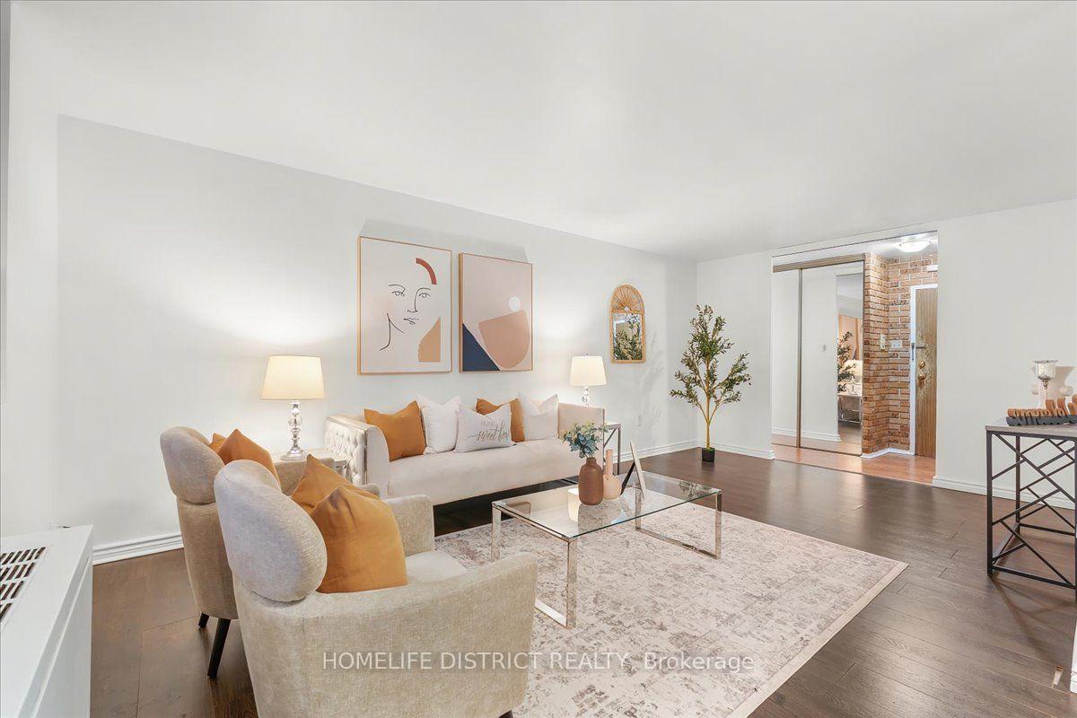 Photo of Unit 404, 3420 Eglinton Avenue E