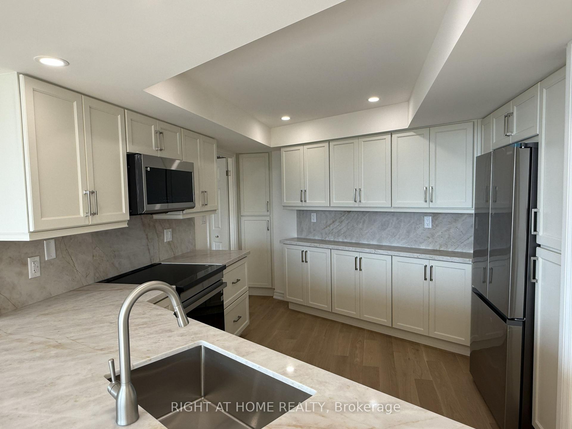 Photo 4 of Unit 707, 2000 Islington Avenue, Etobicoke, Kingsview Village-The Westway — HOMEH